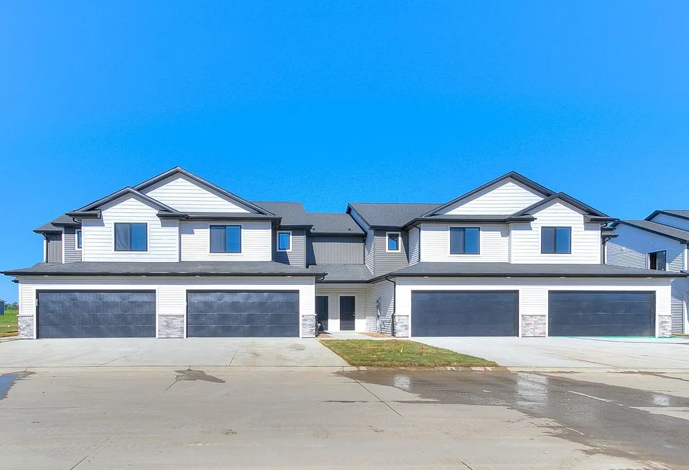 Johnston Townhome: 6941 Holly Ct
