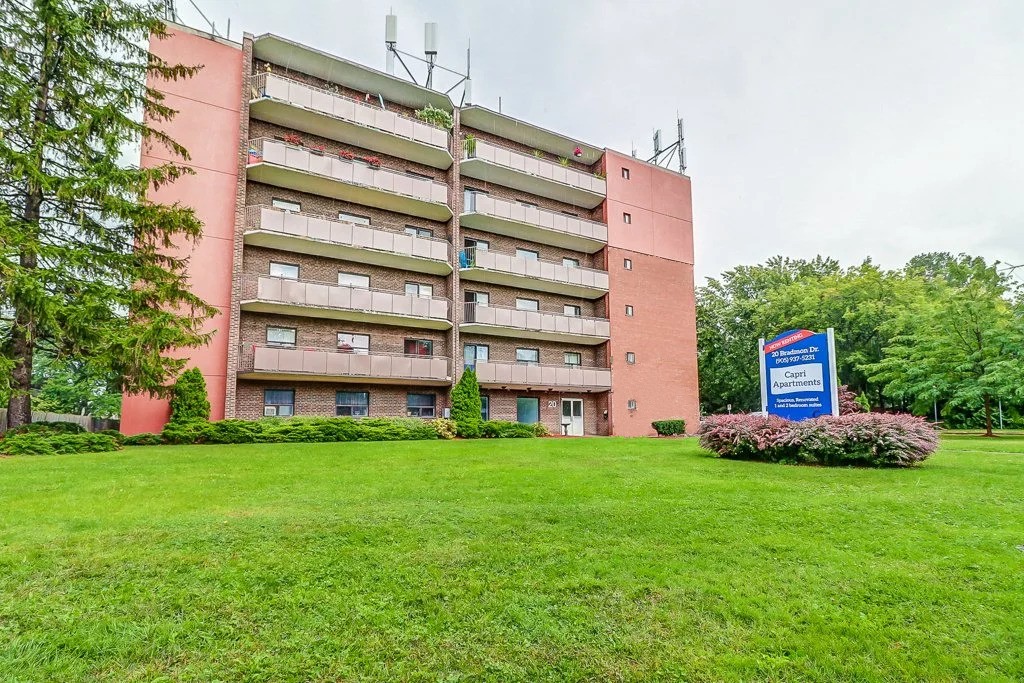 St. Catharines Condo: 20 Bradmon Dr
