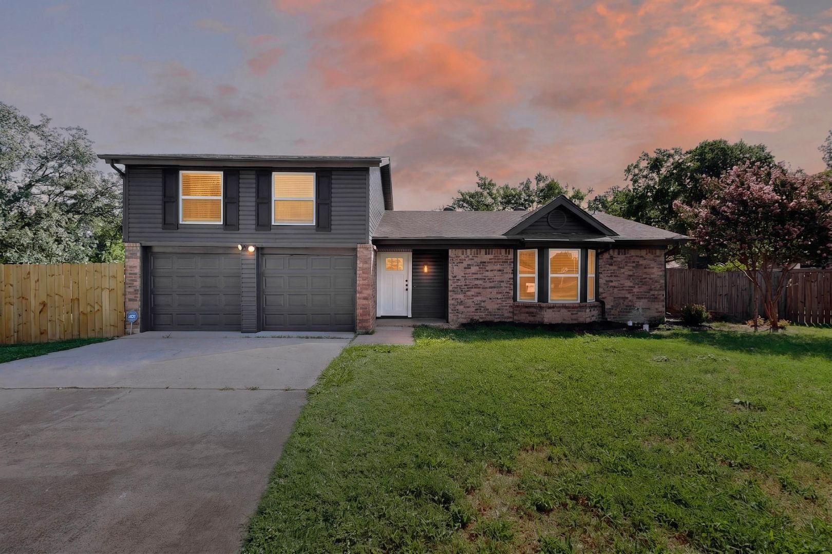 Watauga House: 6708 Johnnie Ct