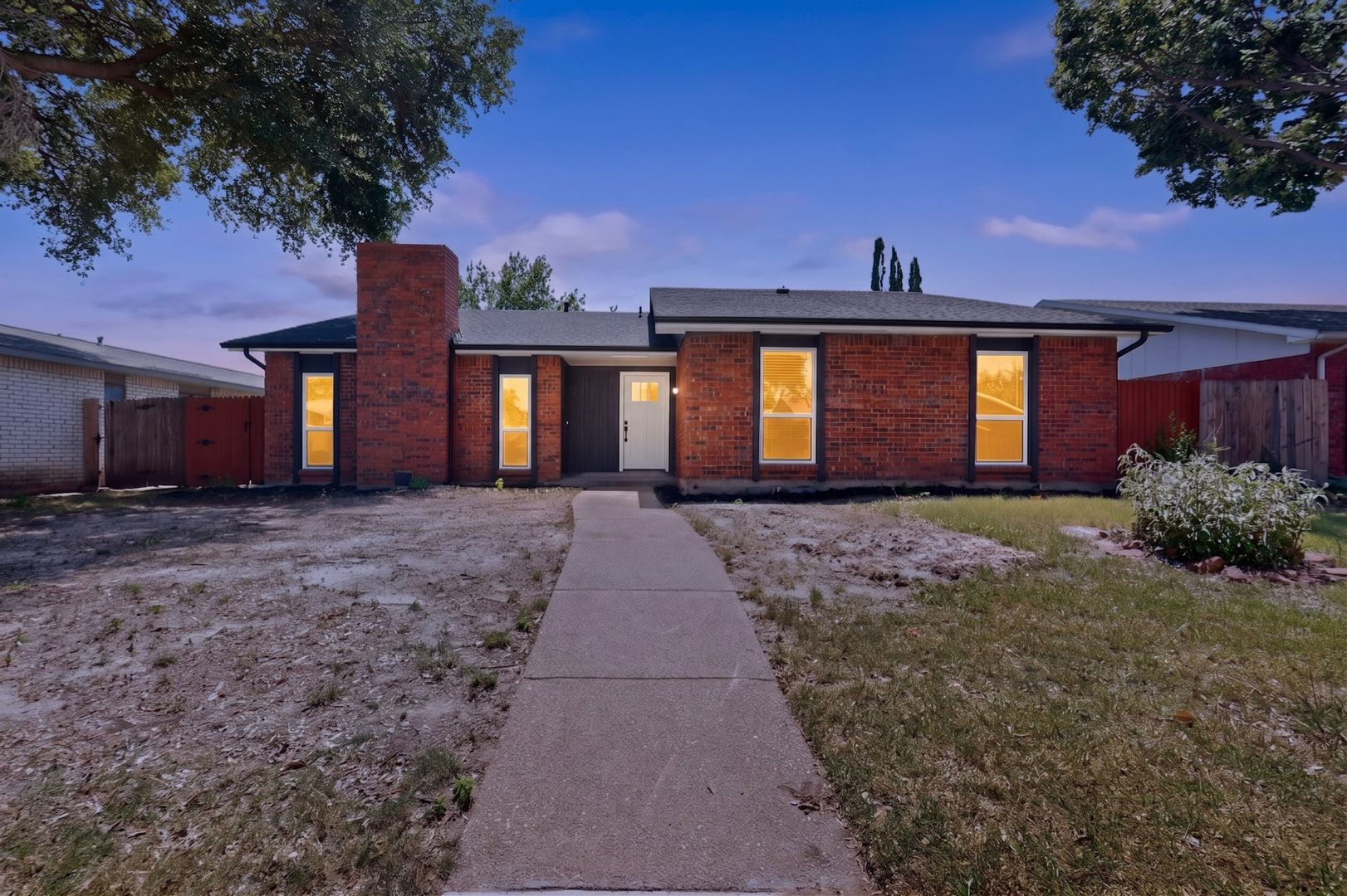 Coppell House: 243 Woodhurst Dr