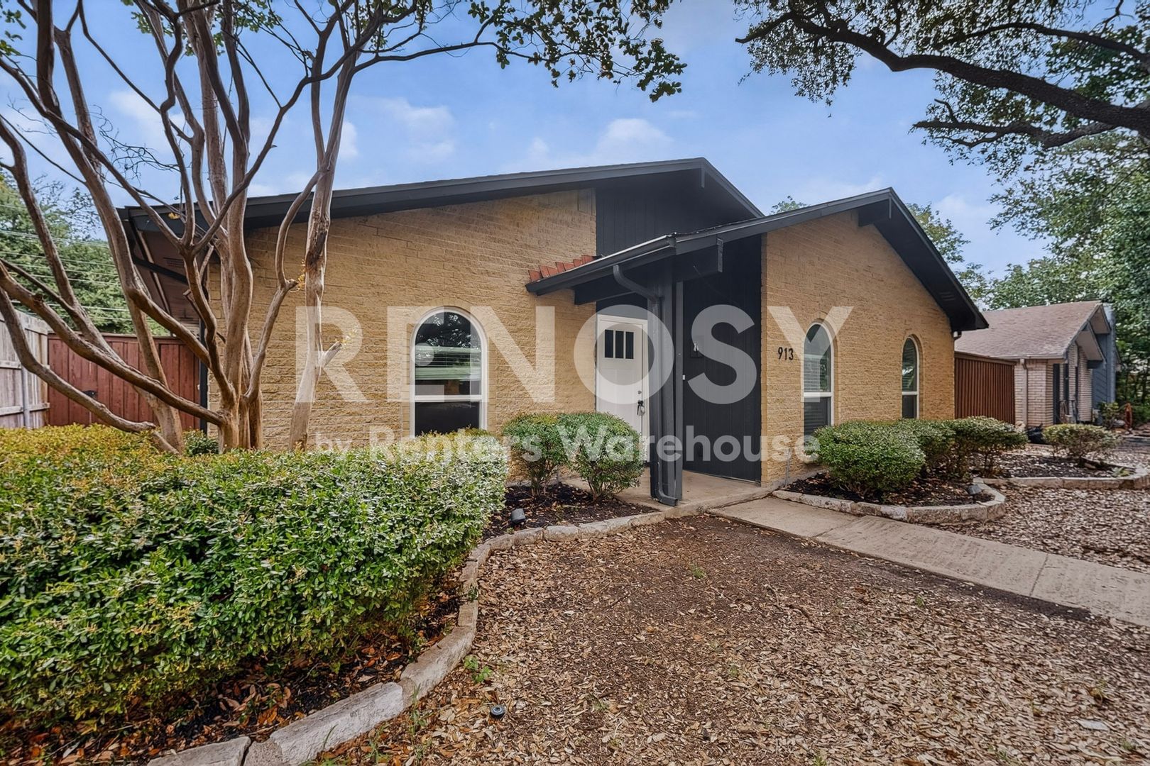 Plano House: 913 Overdowns Dr