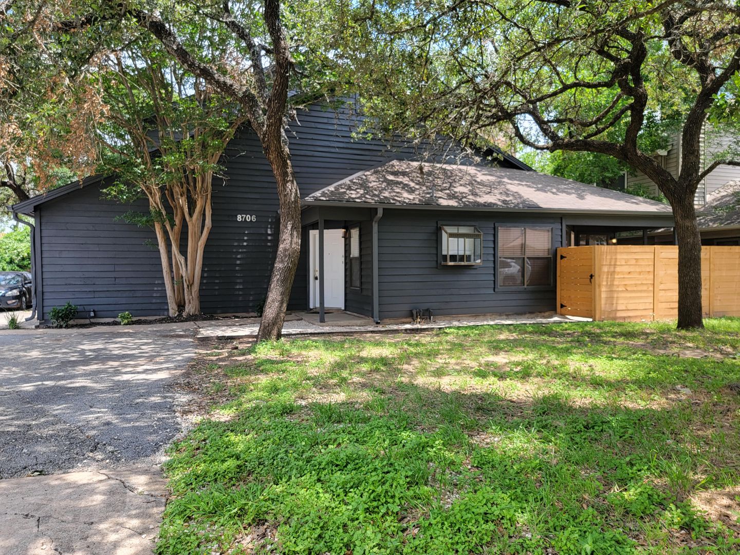 Austin House: 8706 Schick Road
