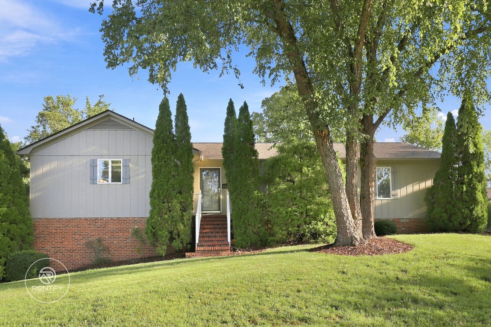 High Point House: 4449 Orchard Knob Lane