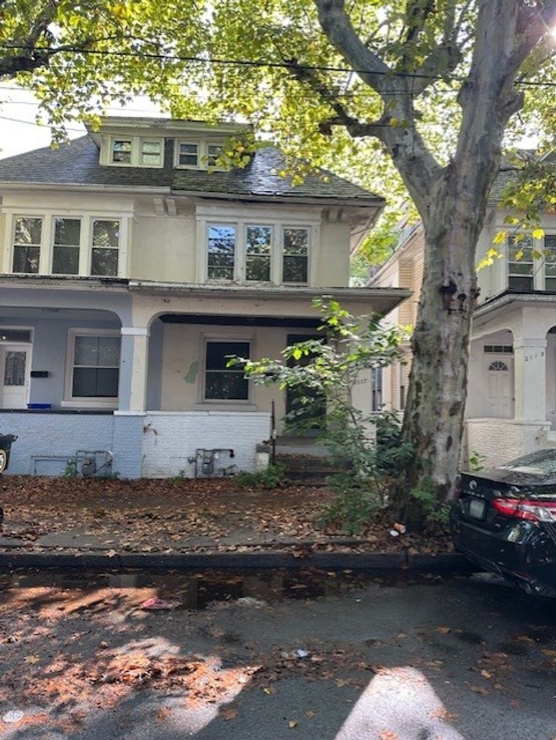 Harrisburg House: 2117 Green St.