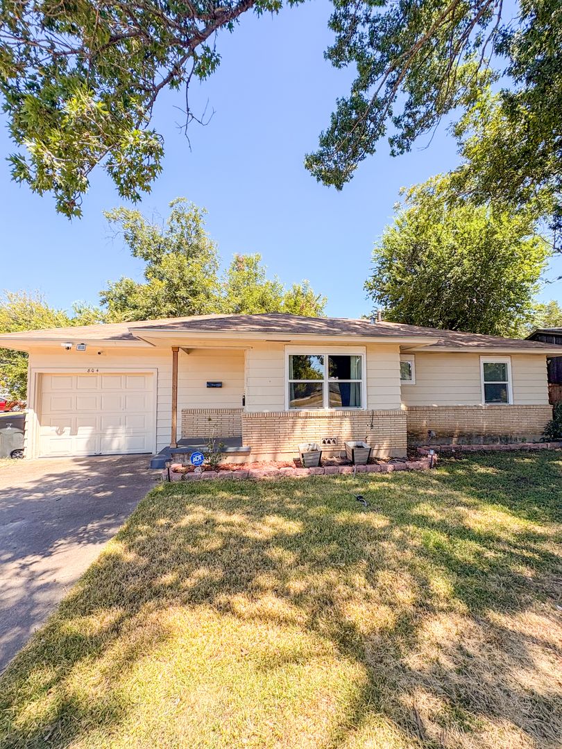 Killeen House: 804 Alexander St