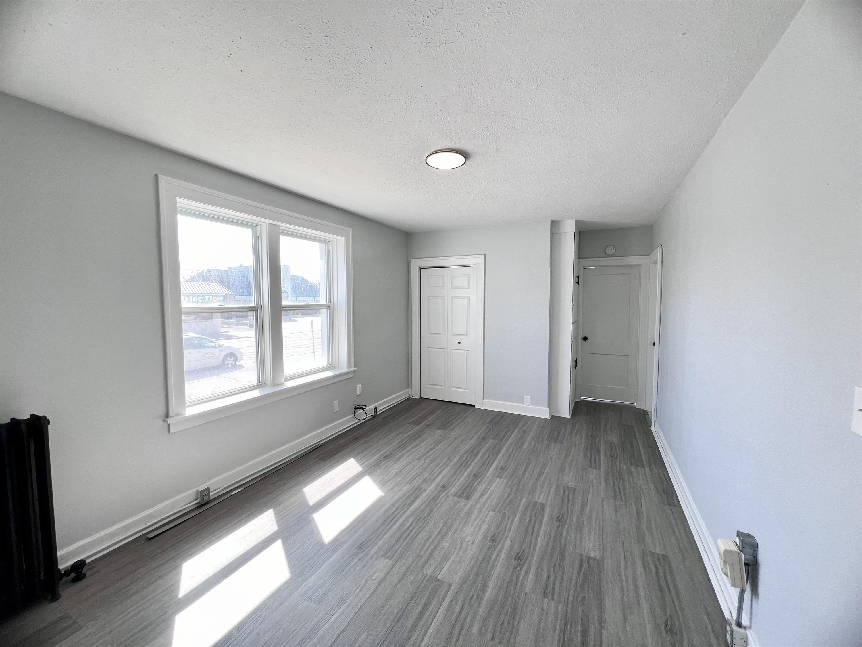 Windsor Condo: 1518 University Ave W
