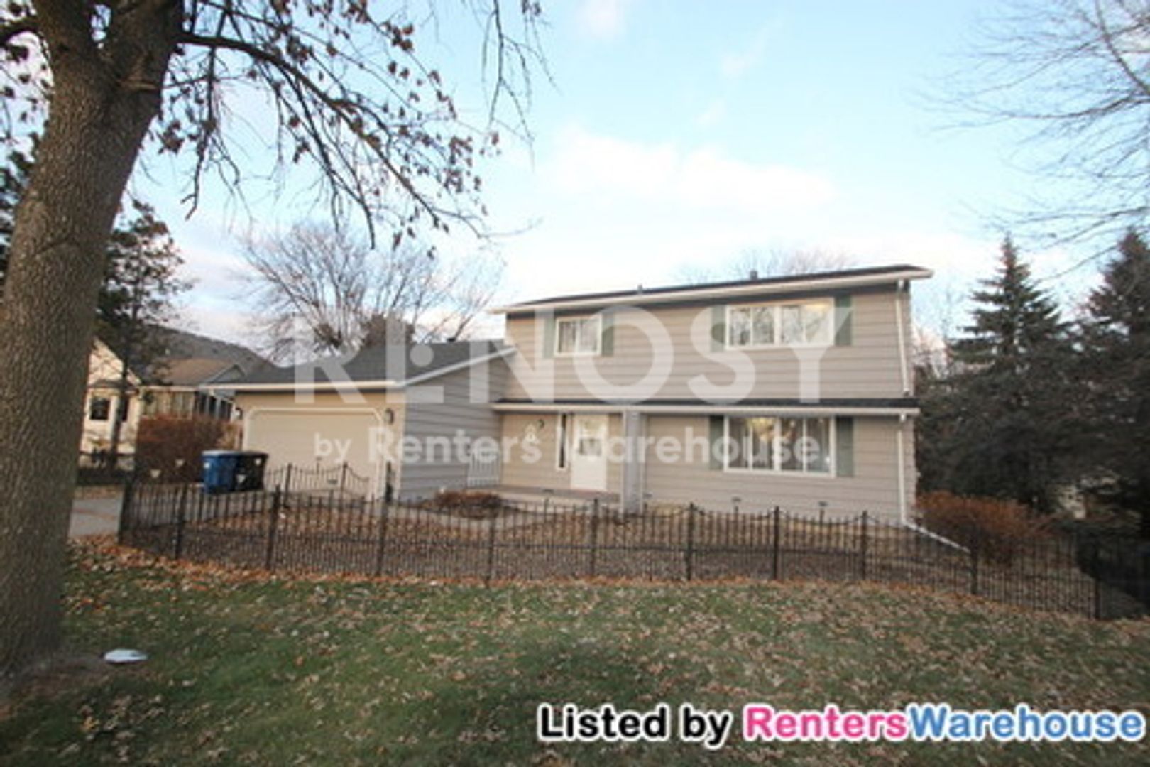 Shoreview House: 4204 Victoria St N