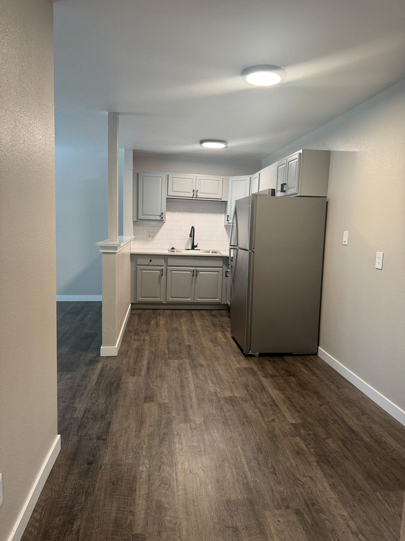 Colorado Springs Apartment: 2102 Carmel Dr