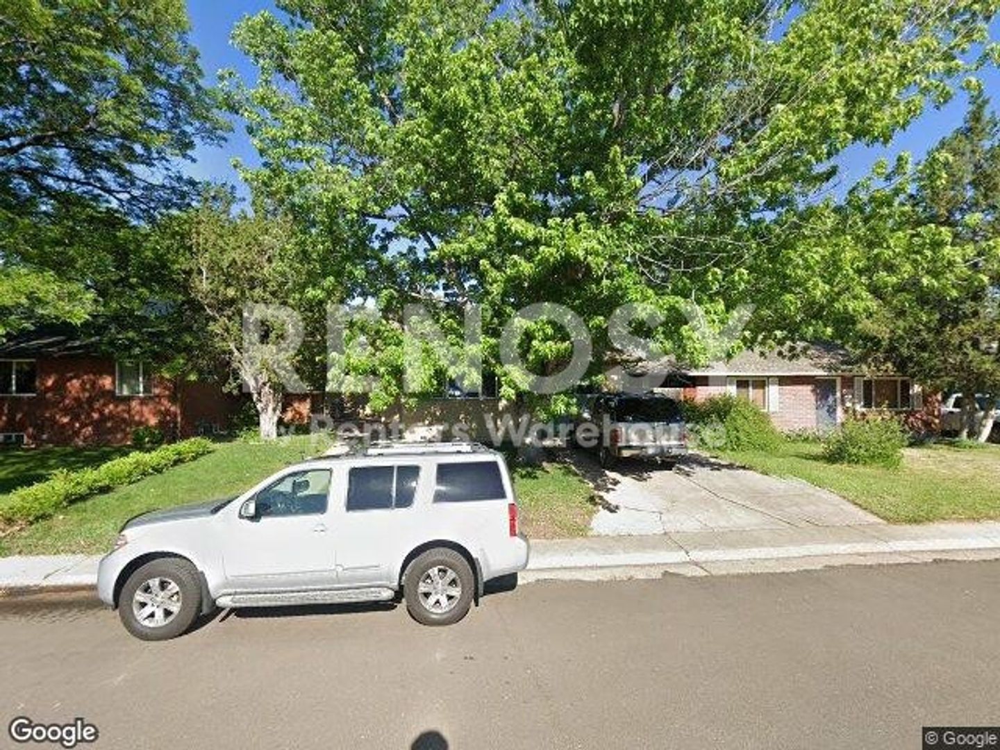 Denver House: 2225 S Cherry St