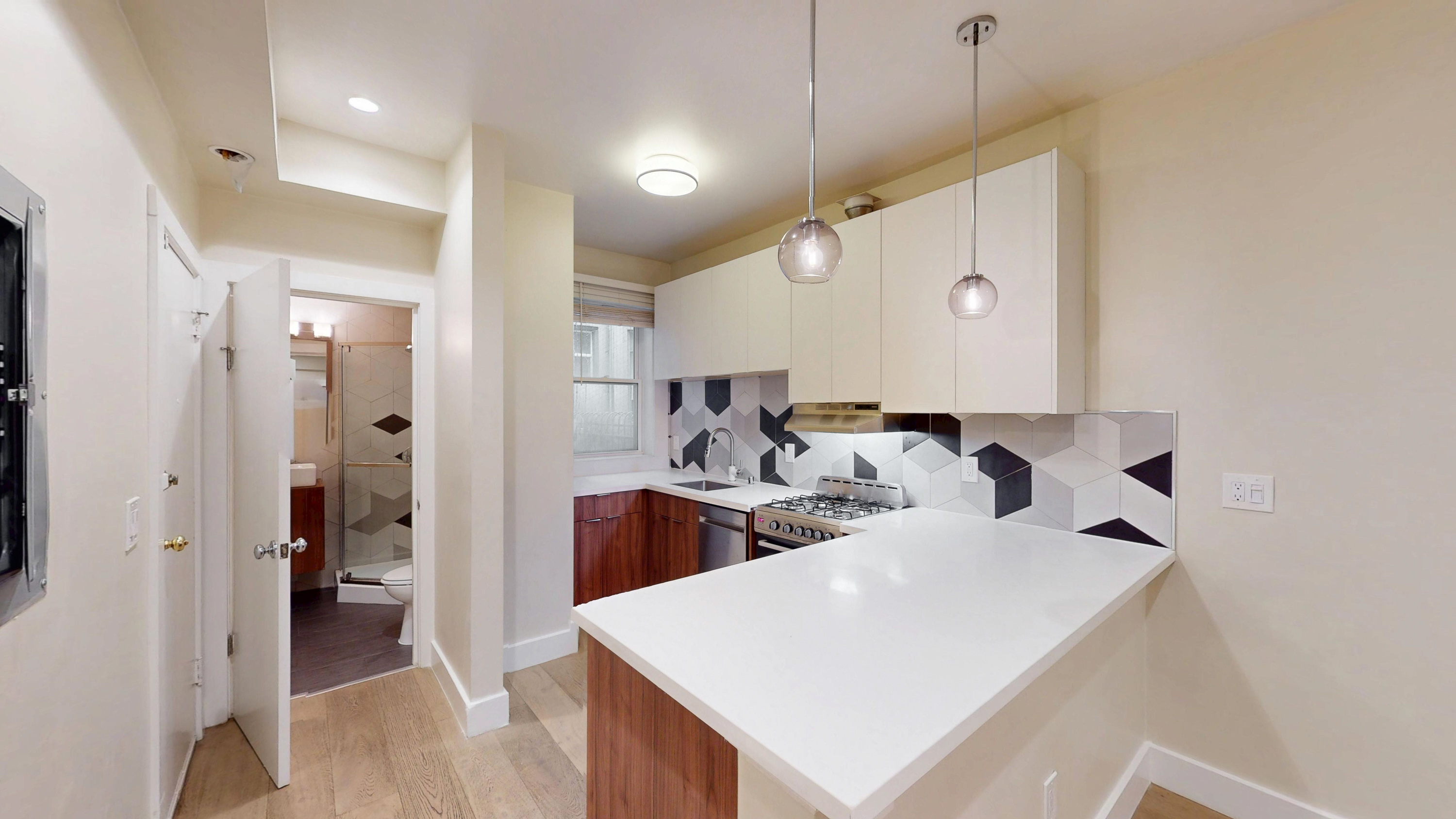 San Francisco Condo: 333 Hyde St