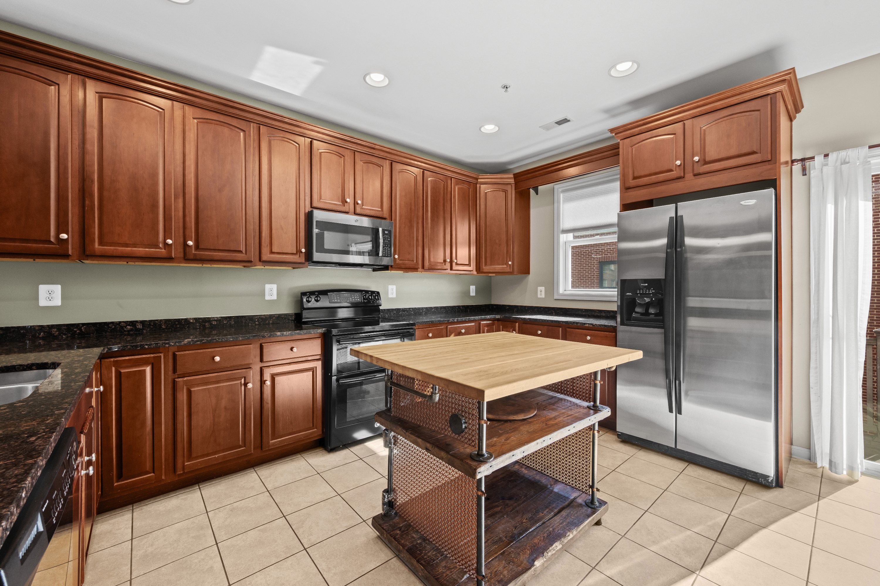 Baltimore House: 219 S Fremont Ave