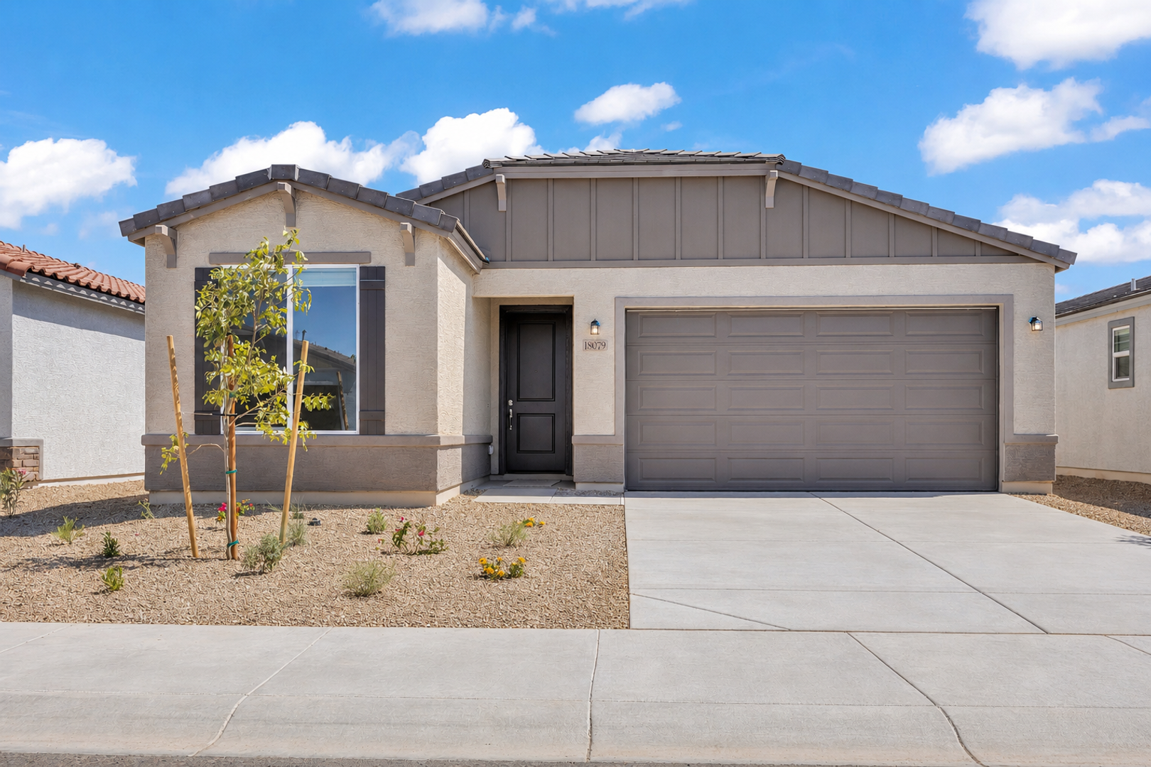 Surprise House: 18079 W Sand Hills Rd