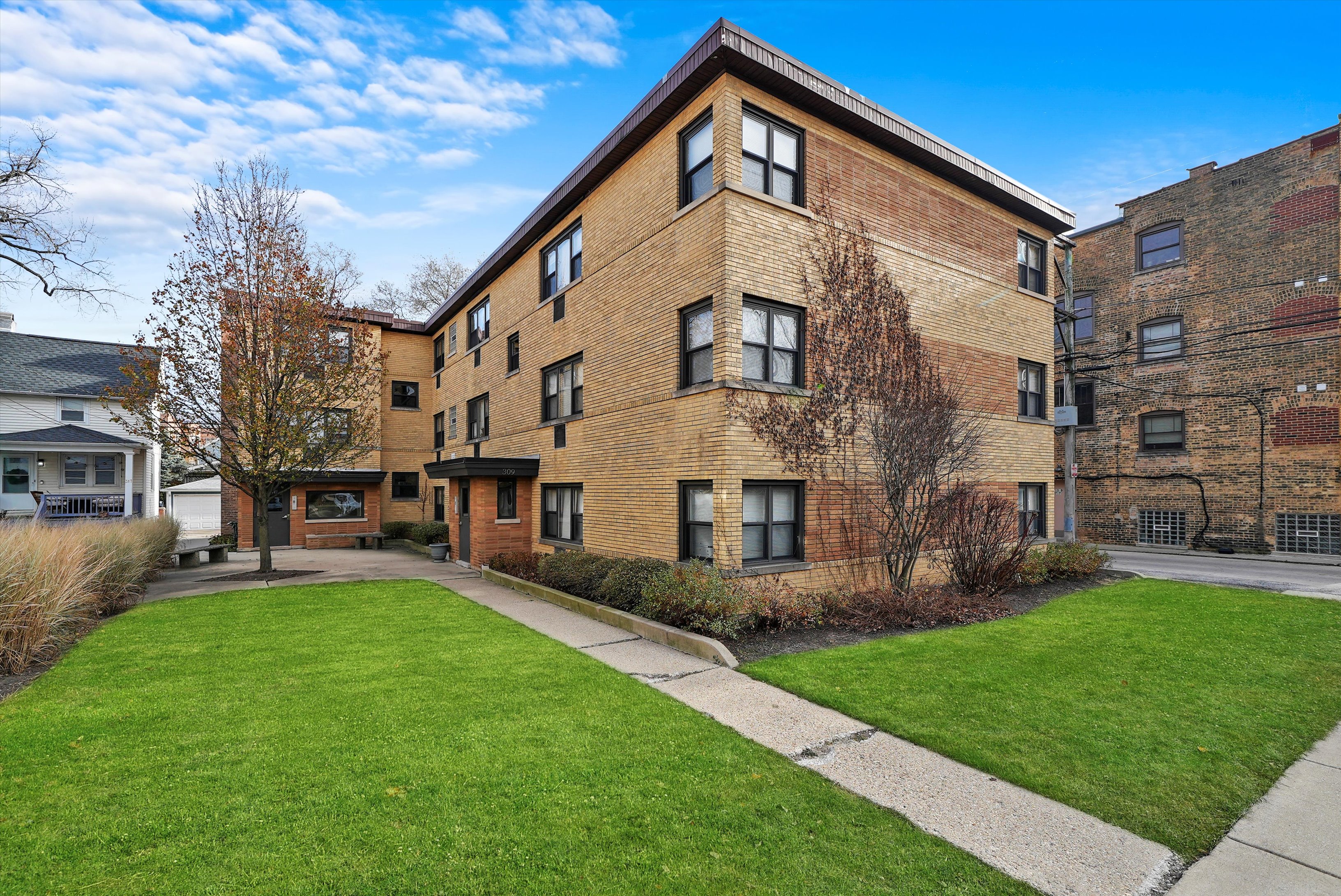 Evanston Condo: 311 Sherman