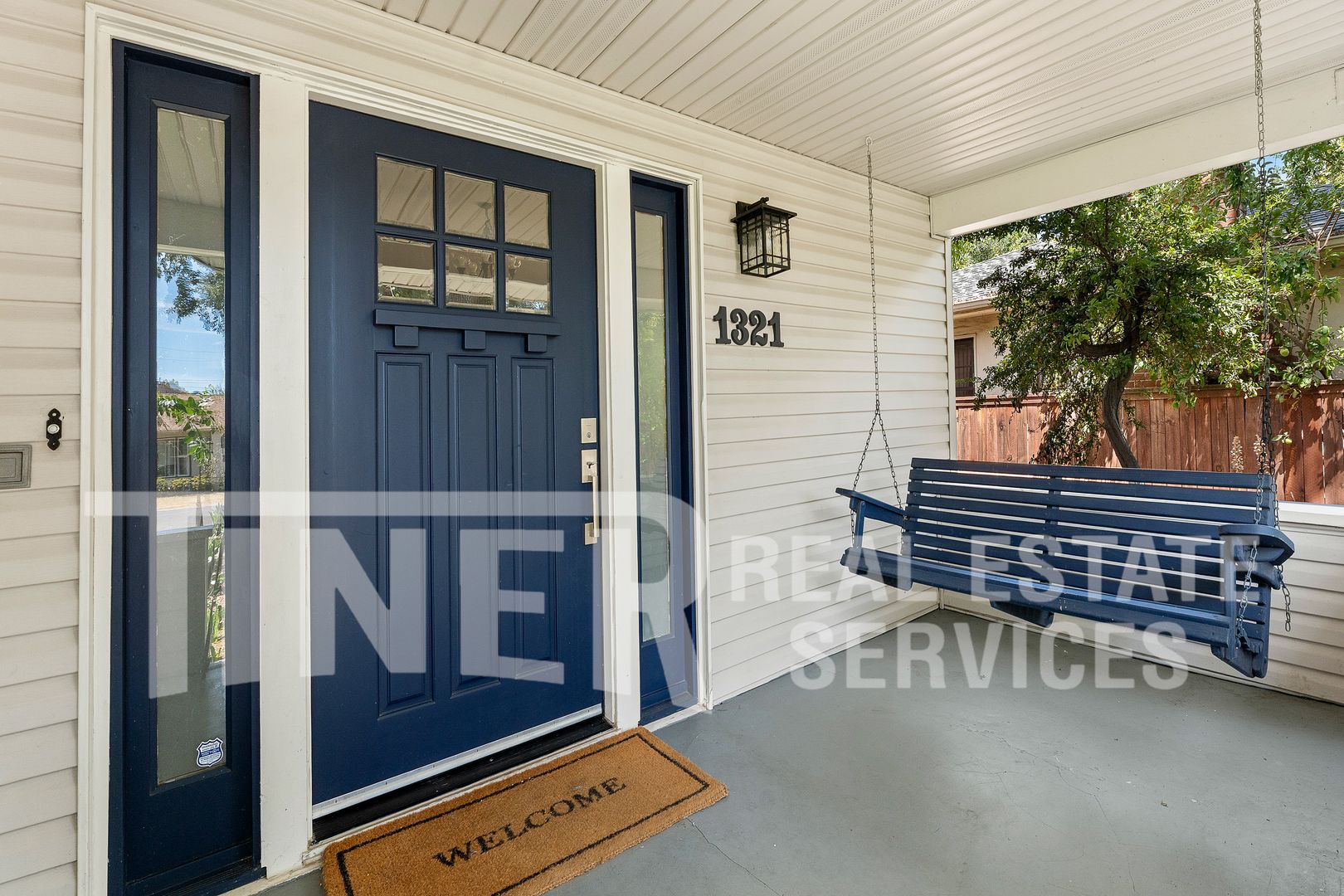 Sacramento House: 1321 Lochbrae Rd