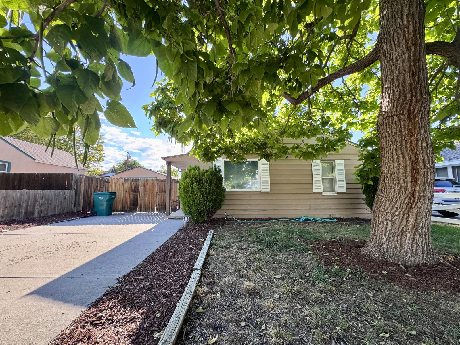 Englewood House: 2869 S Cherokee St