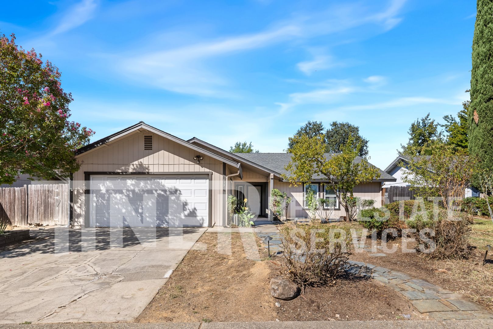 Folsom House: 639 Flower Drive
