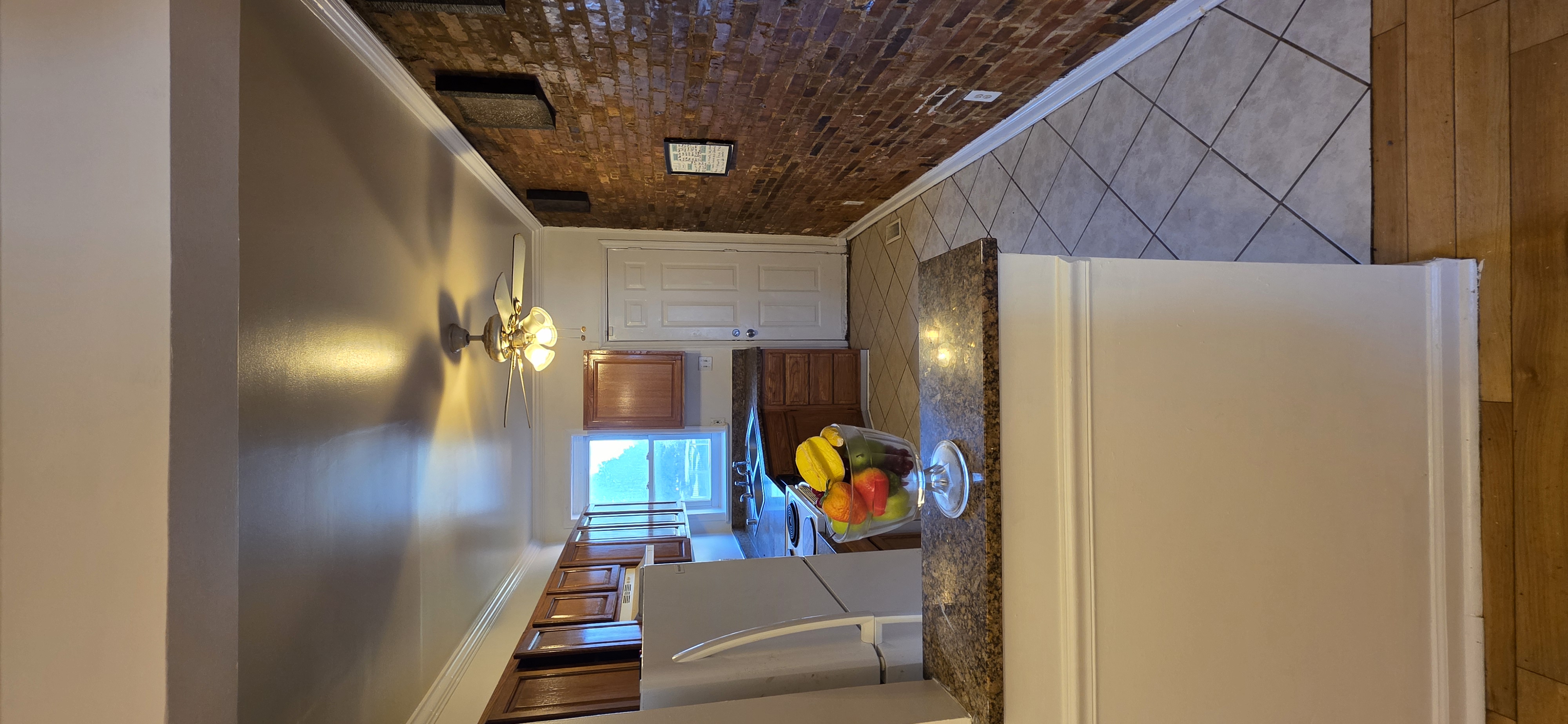 Baltimore Townhome: 1009 W Fayette St