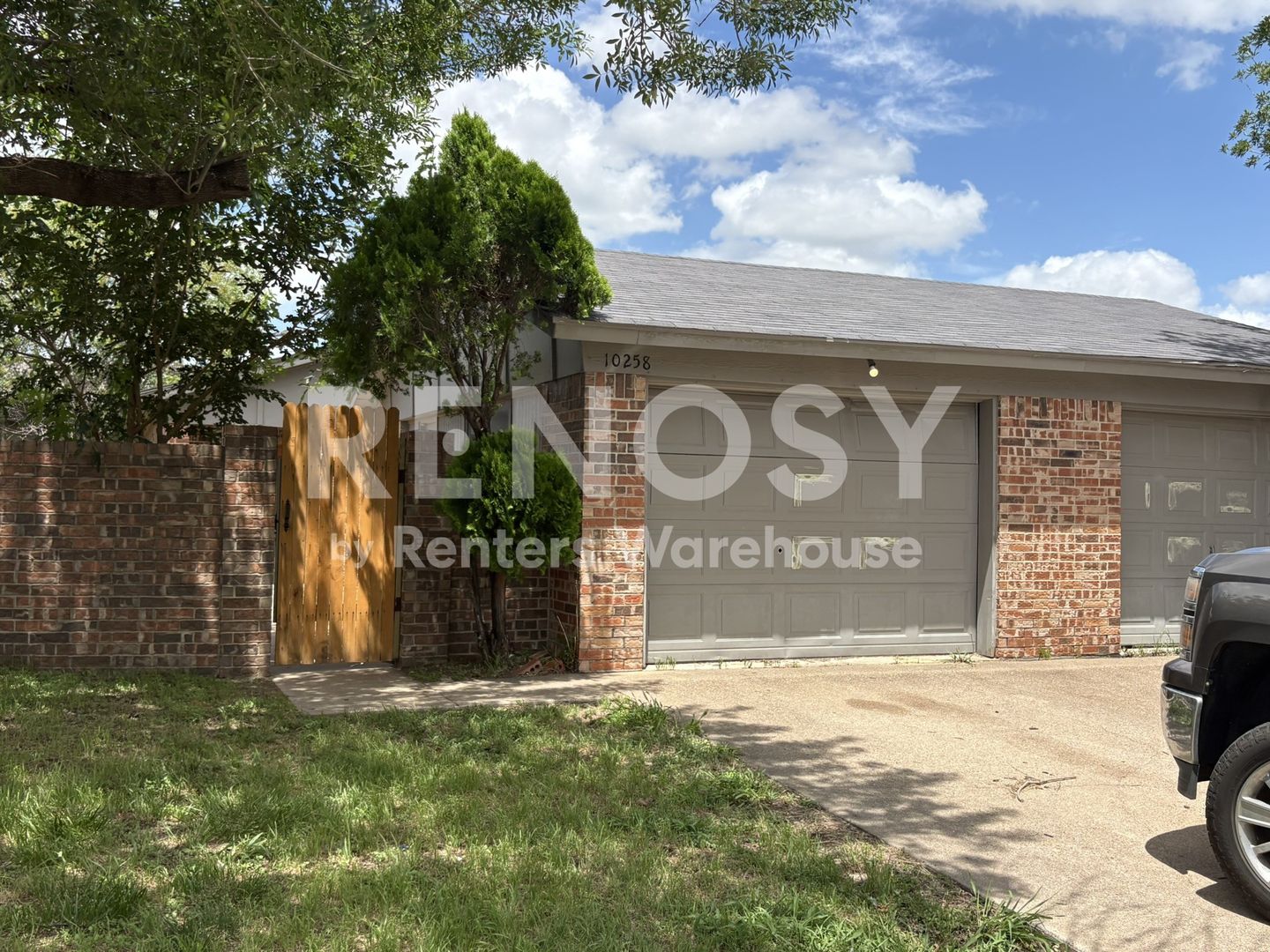 Fort Worth House: 10258 Maverick Dr