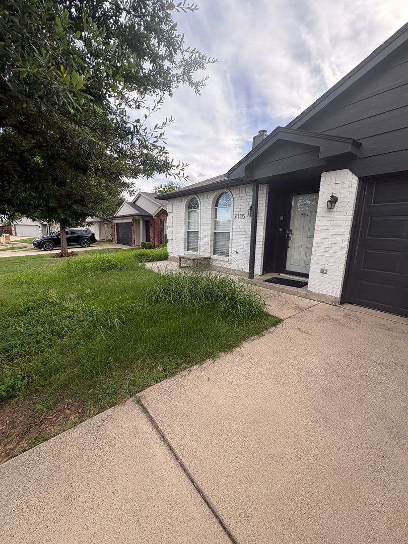 Fort Worth House: 7115 Ocho Rios Dr