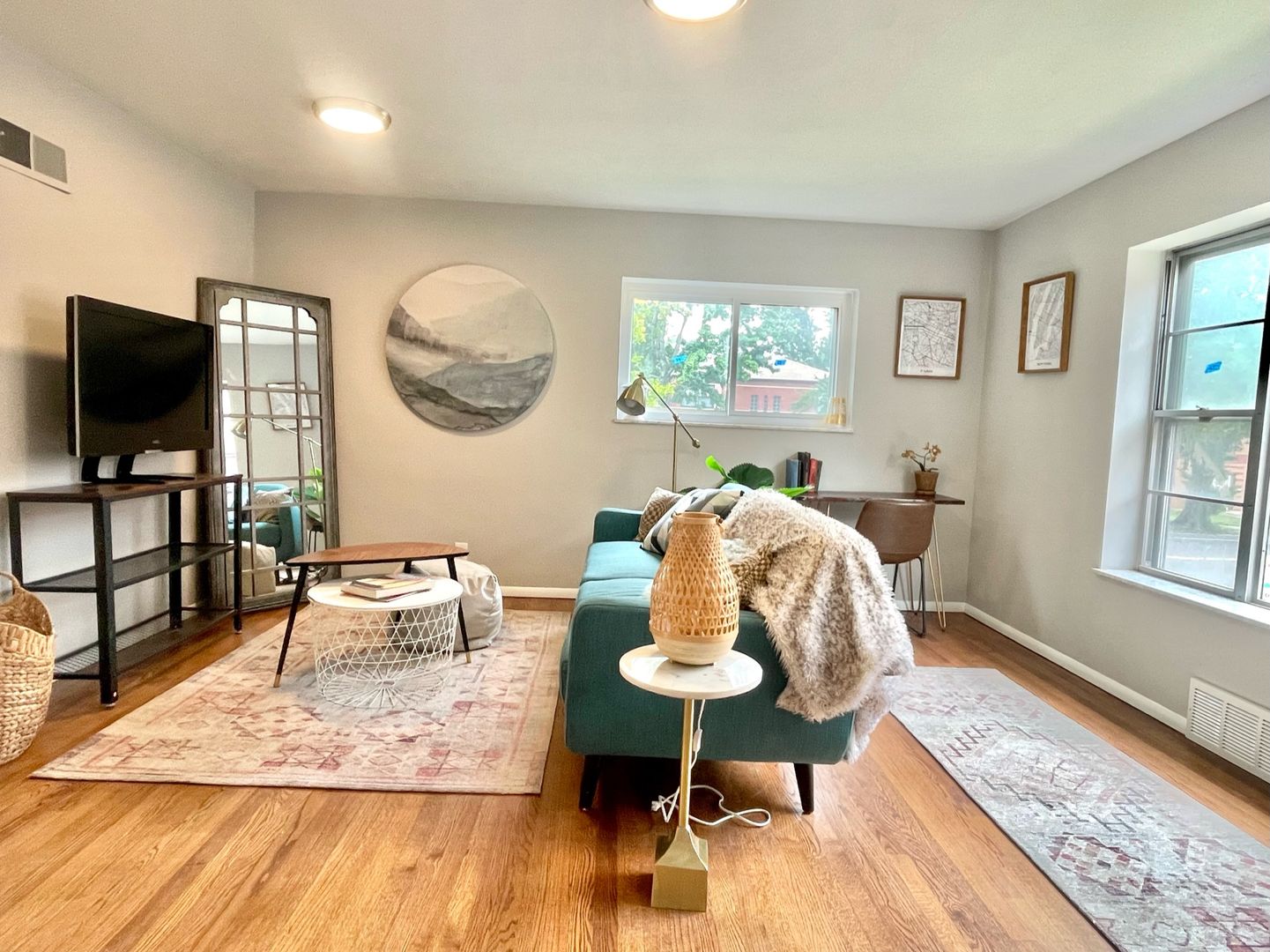 St. Louis Condo: 5443 Chippewa St.
