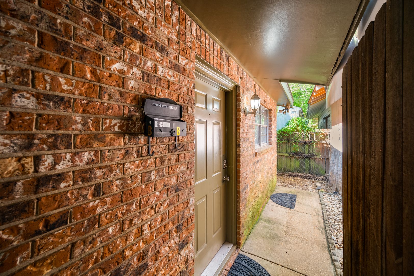 Alexandria Condo: 712 19th St