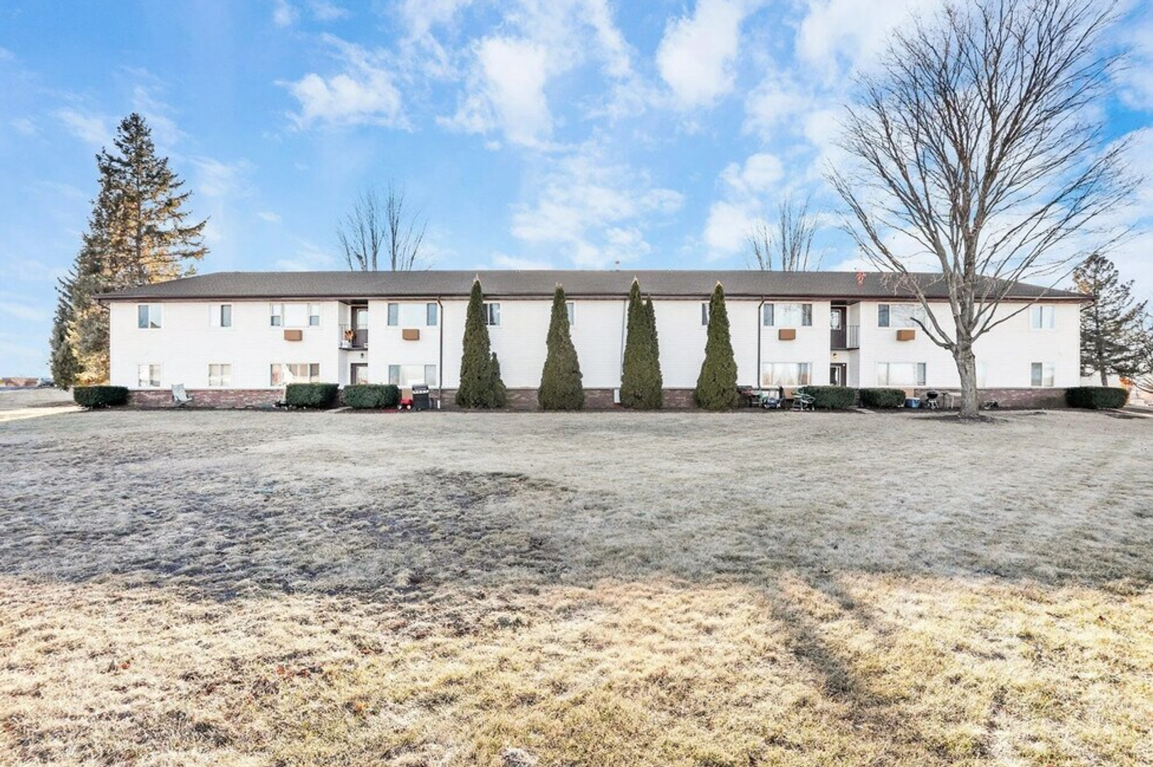 Waunakee Apartment: 206-208 Sunset Ln