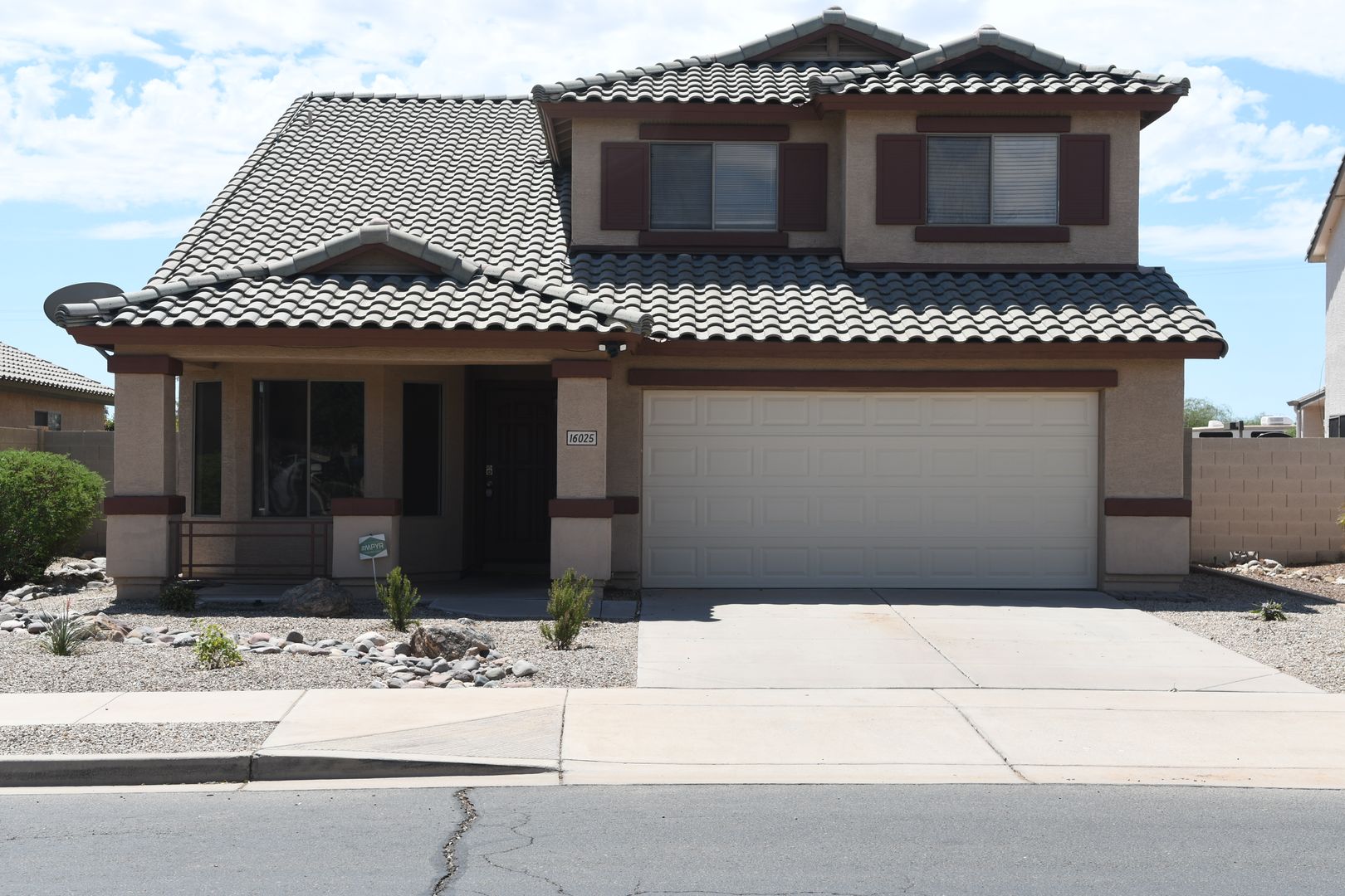 Goodyear House: 16025 W Diamond St