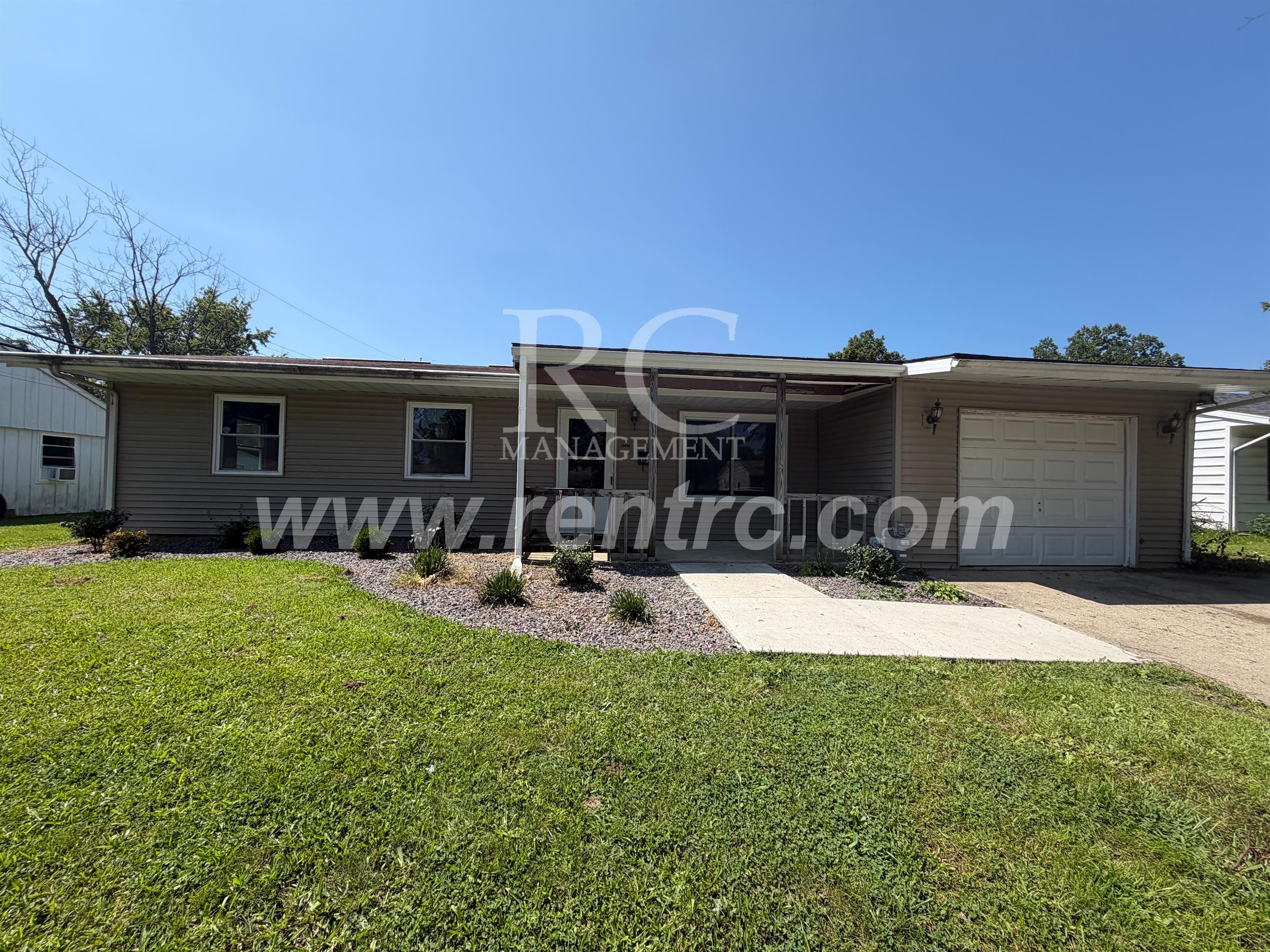 Danville House: 1606 Glenview