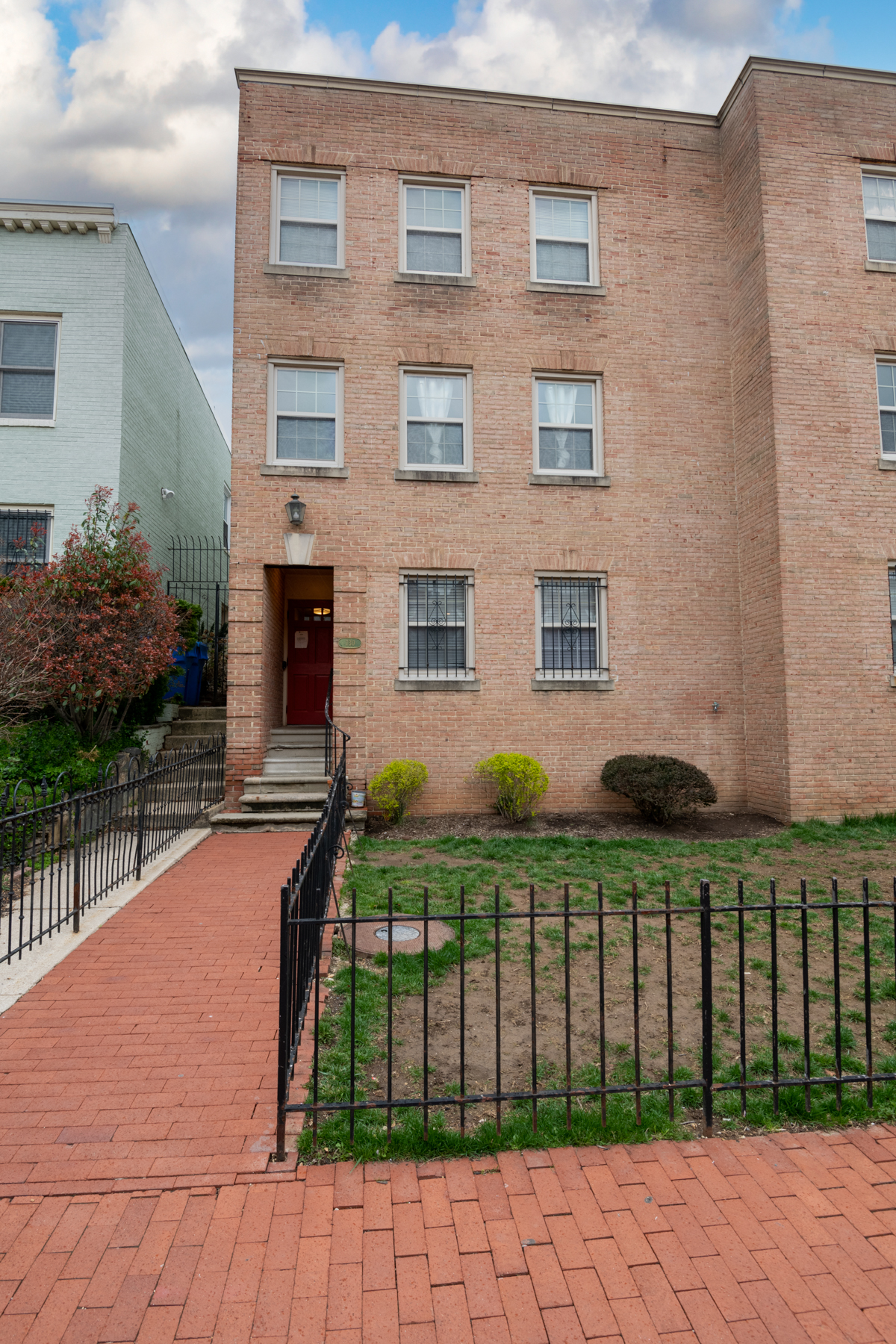 Washington Condo: 730 7th St SE Apt 12