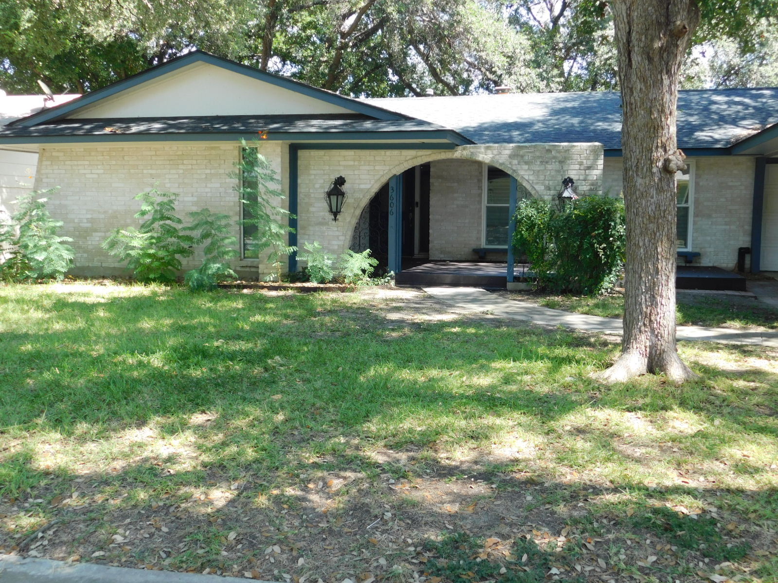 San Antonio House: 3606 Lakefield Drive