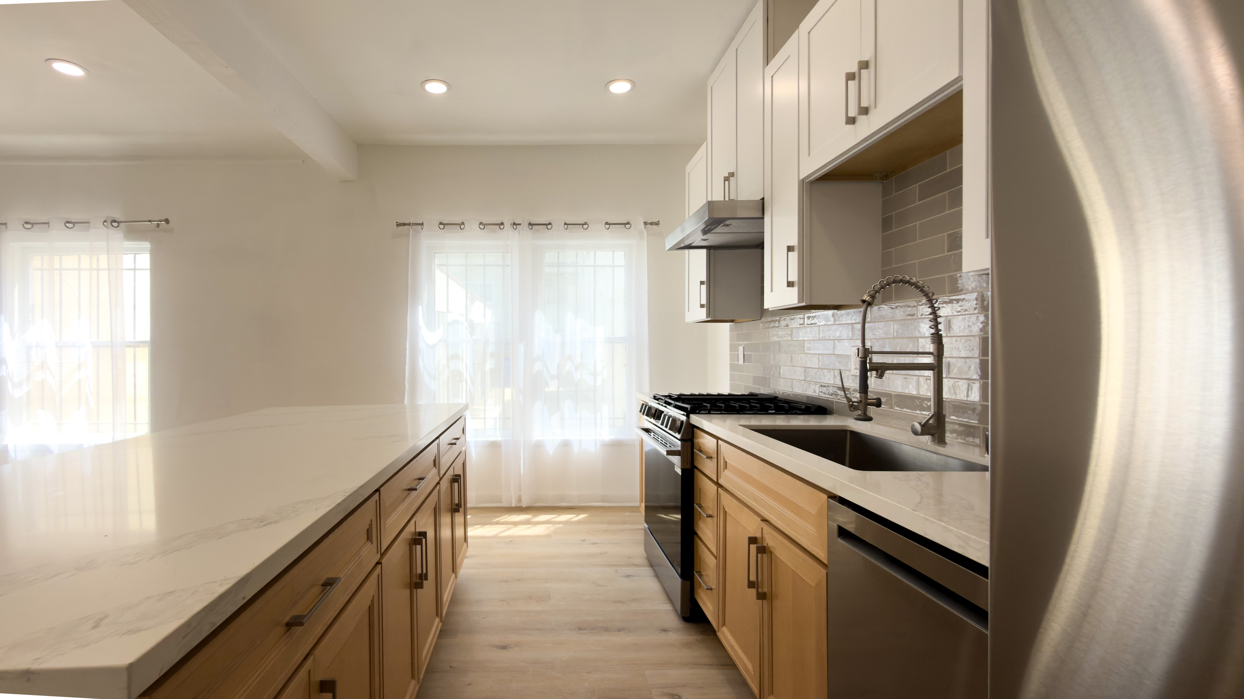Los Angeles Condo: 8323 Blackburn Ave