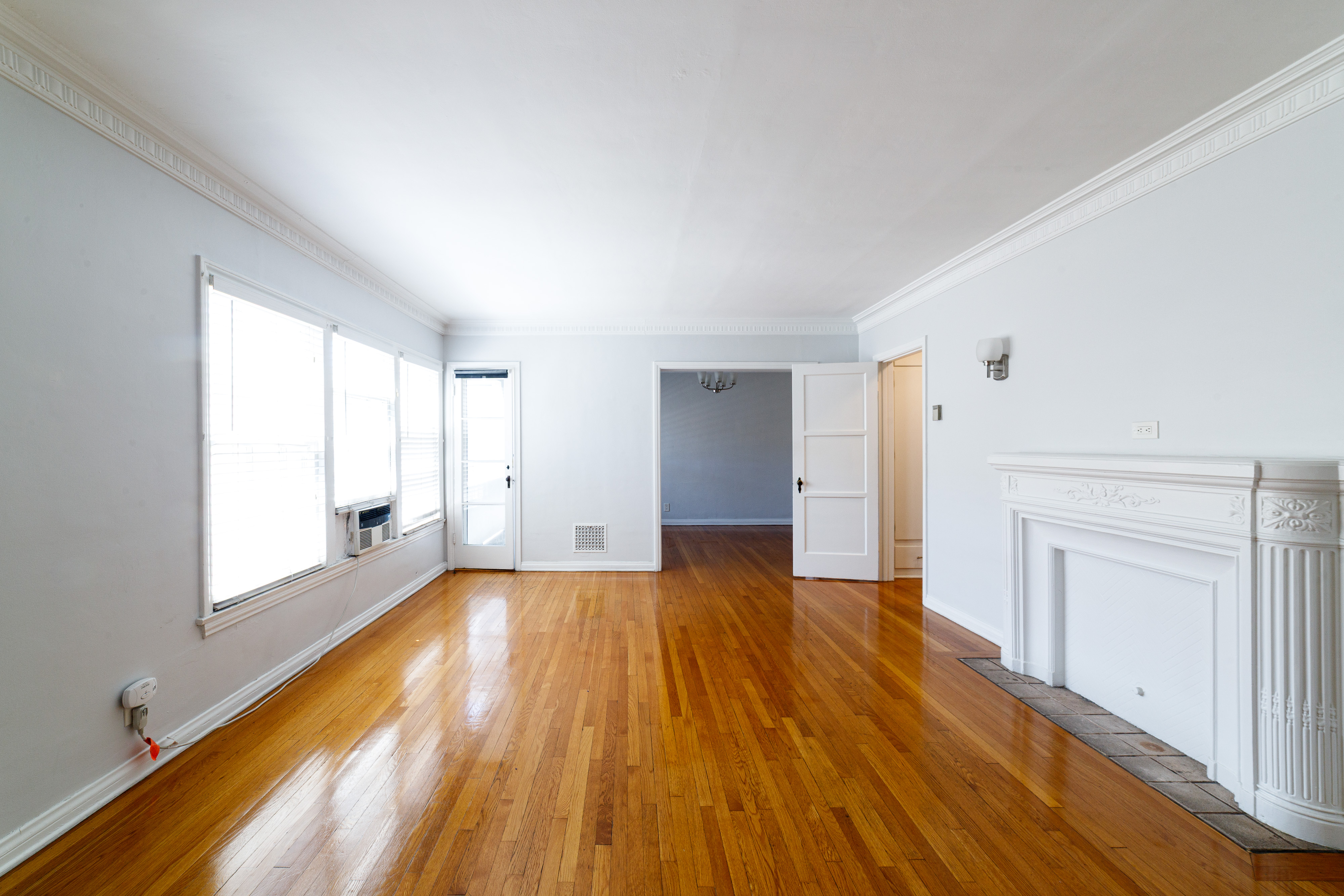 Los Angeles Condo: 452 S New Hampshire Ave