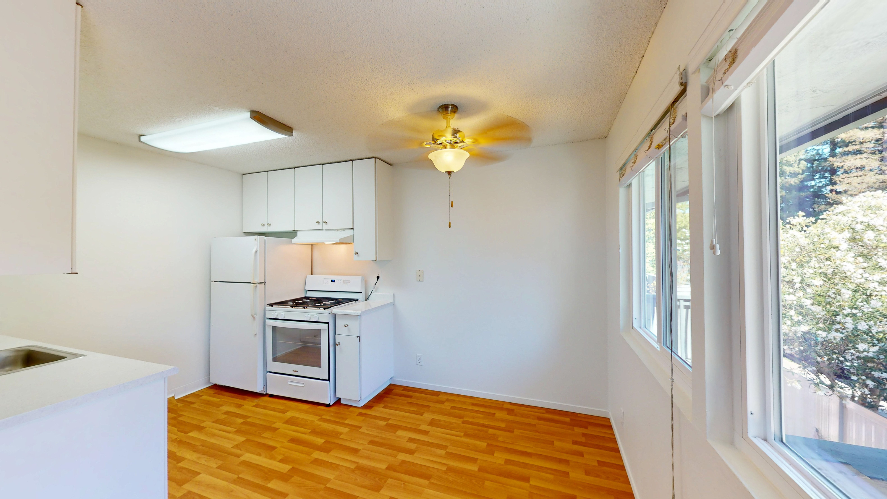 Novato Condo: 998 Ignacio Blvd