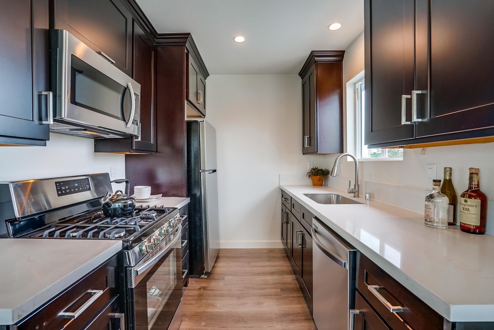 Hawthorne Apartment: 11853 Manor Dr