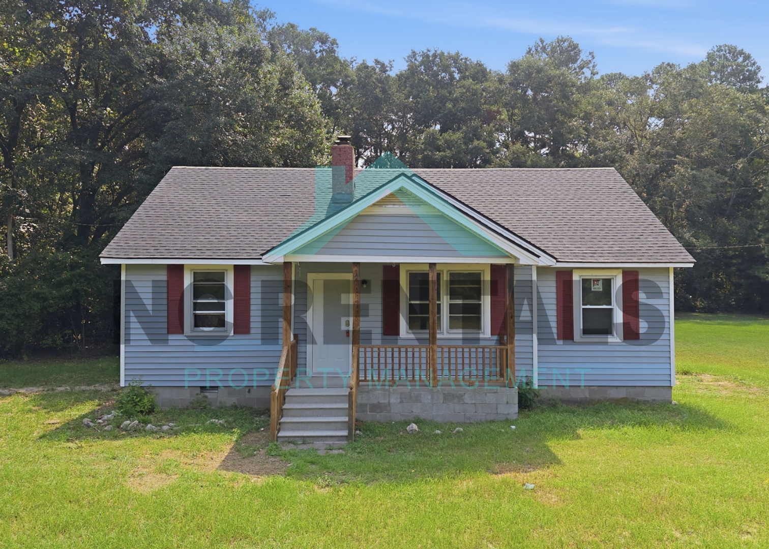 La Grange House: 141 Marthas Ln