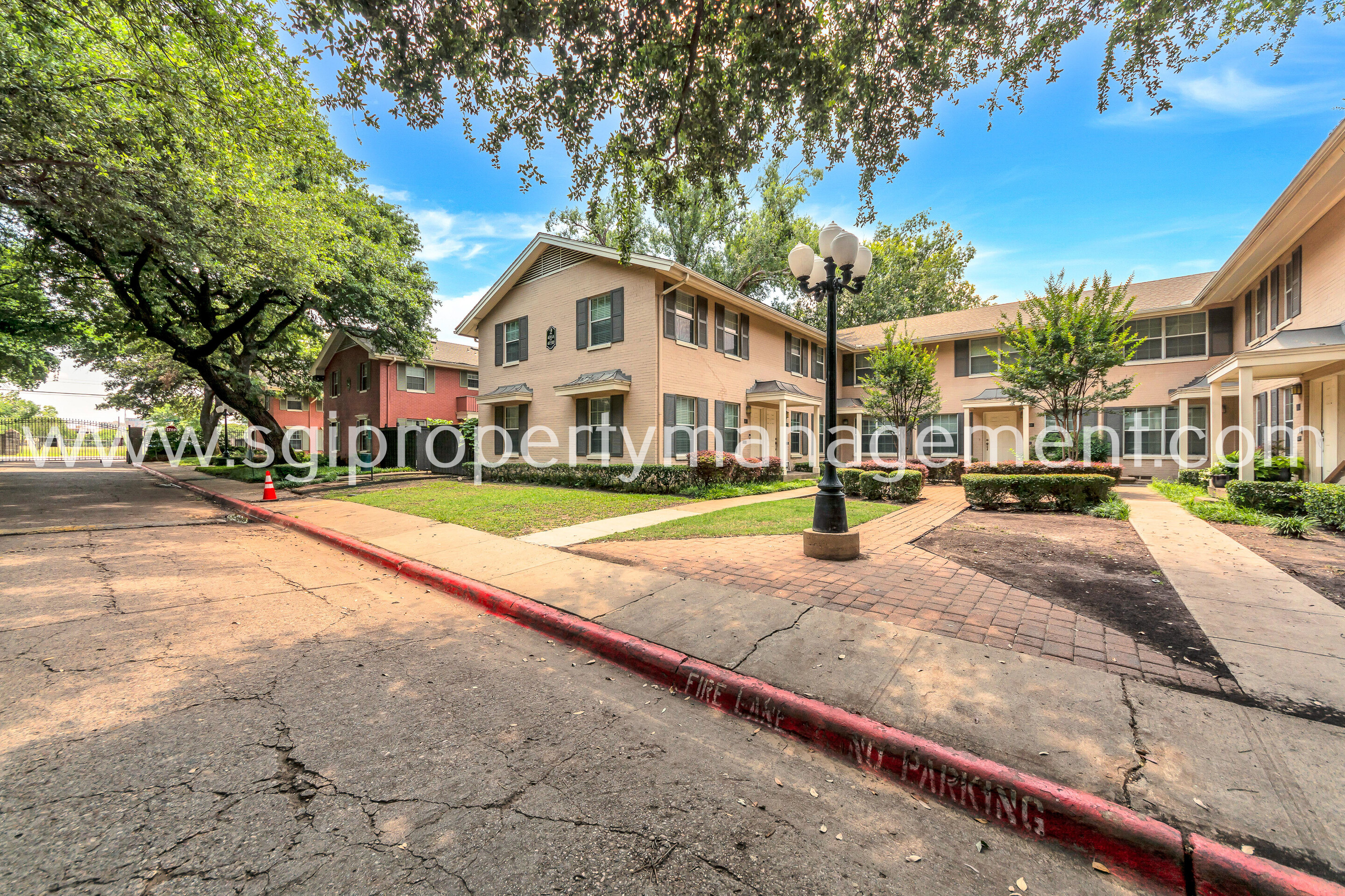 Dallas Condo: 4721 Bradford Dr