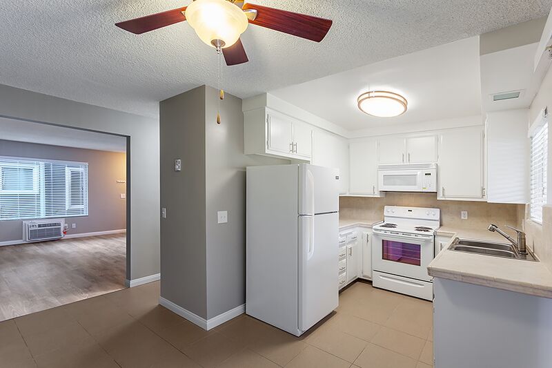 Covina Apartment: 321 S San Jose Ave