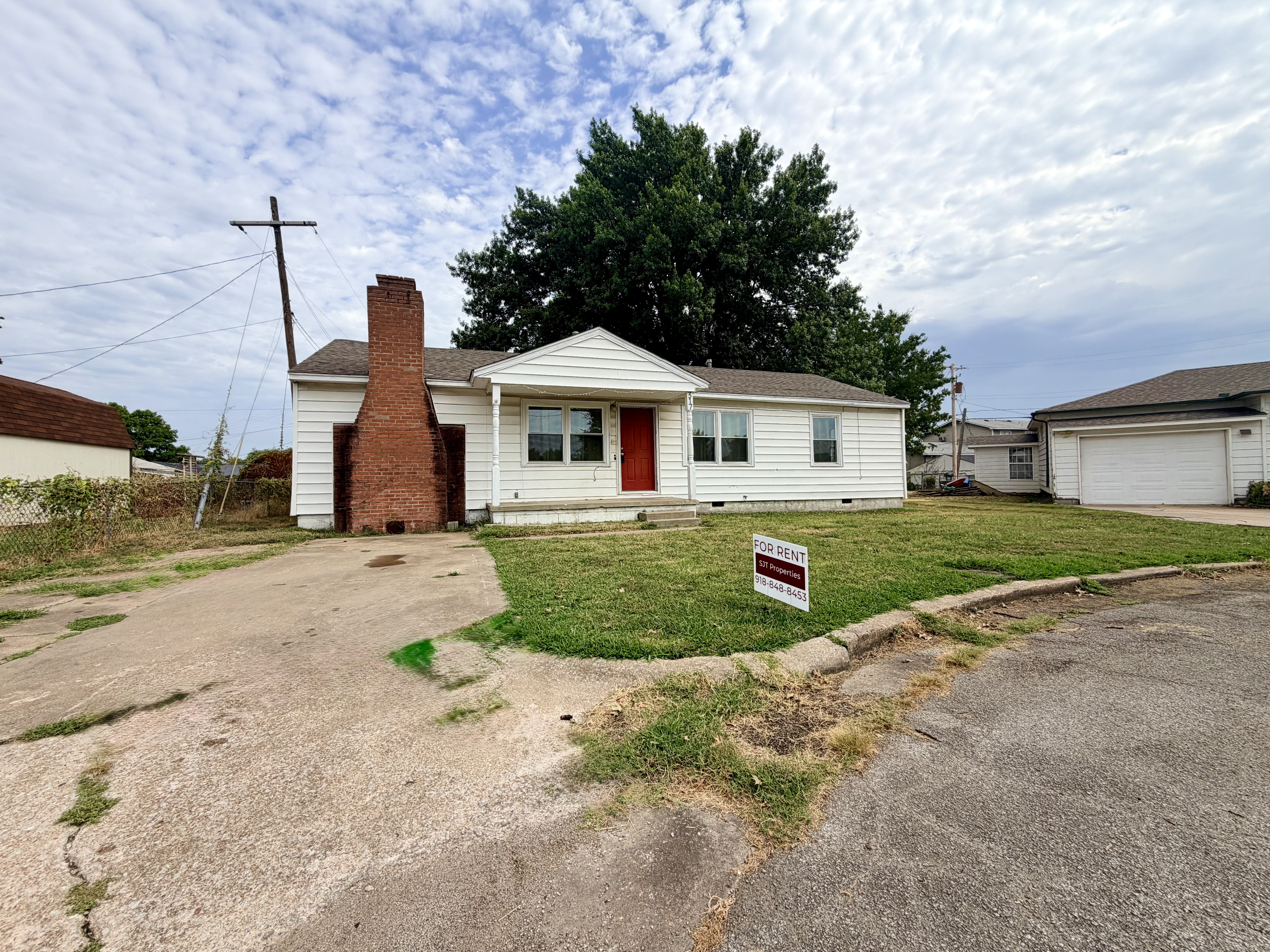 Owasso House: 317 N Atlanta St