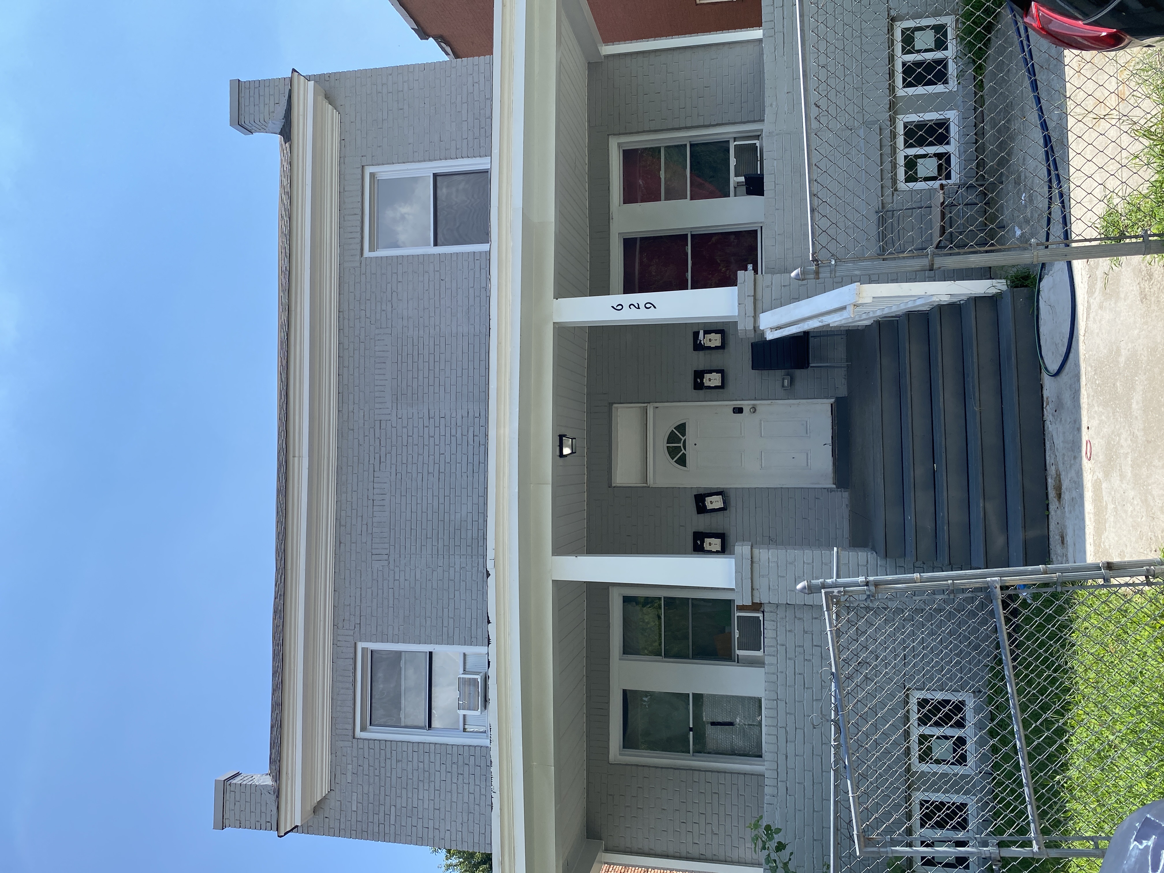 Baltimore Townhome: 629 Dumbarton Ave