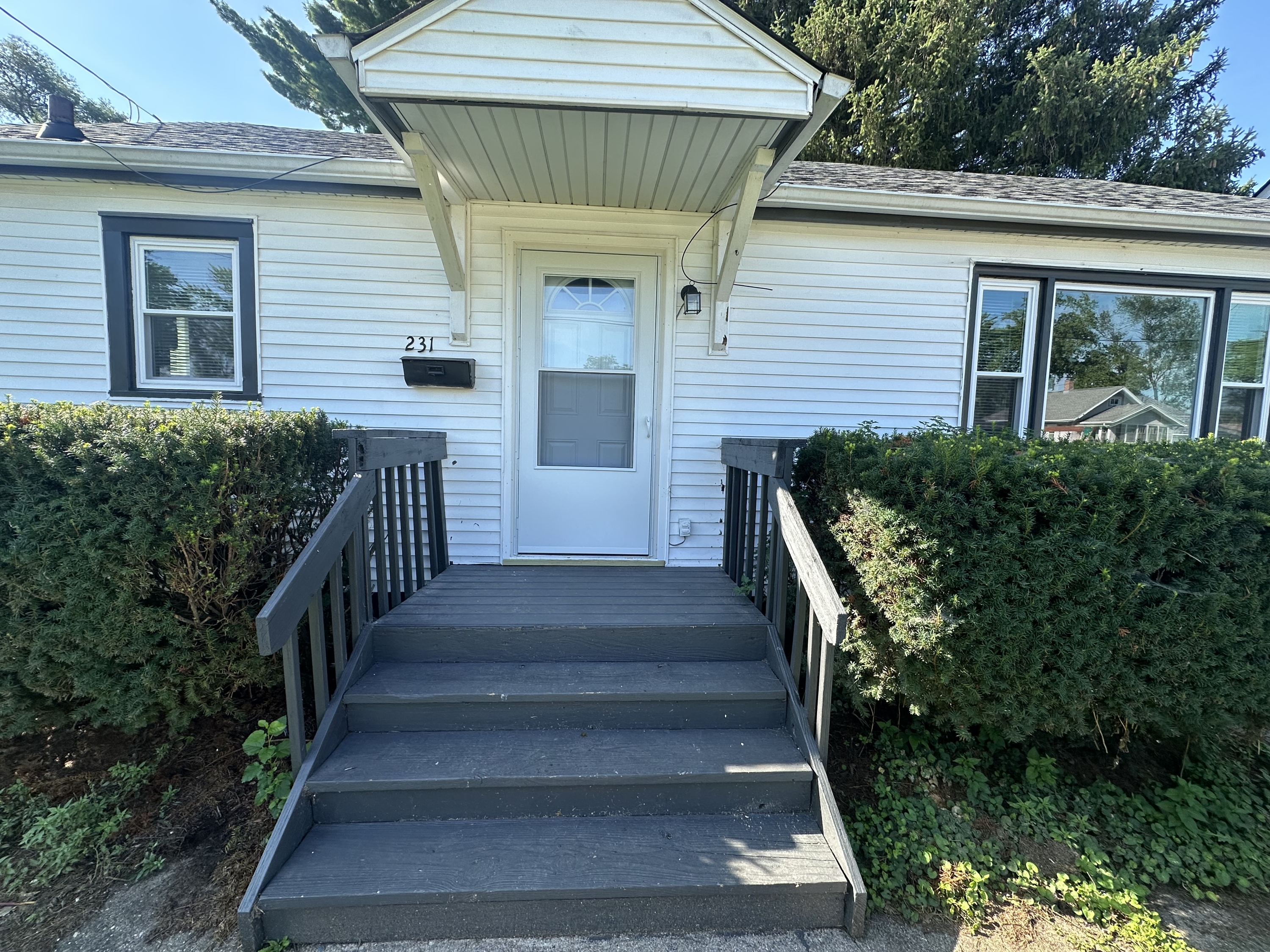 Loves Park House: 231 Sheridan Dr