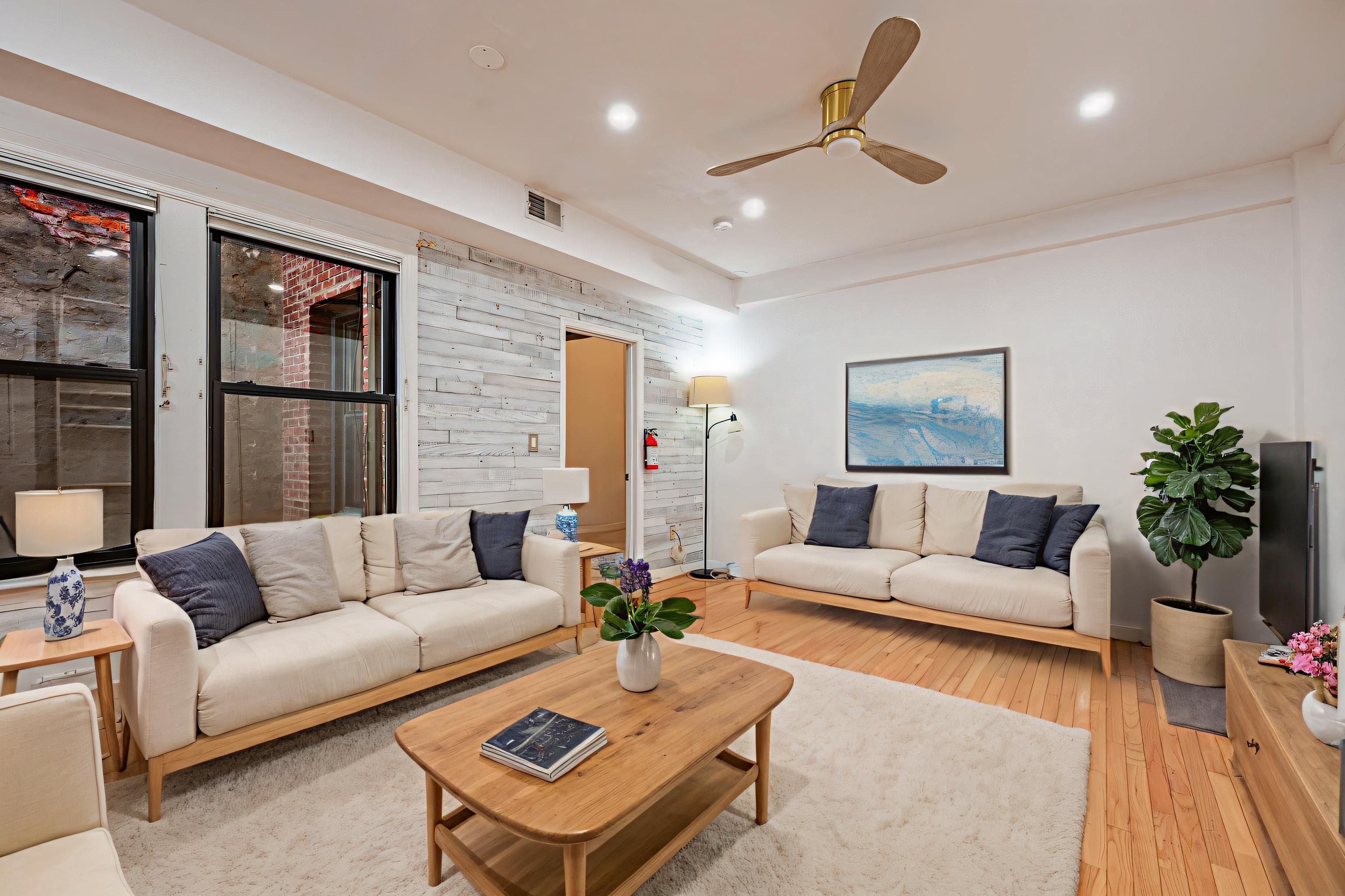 Washington Condo: 1321 Fairmont St NW