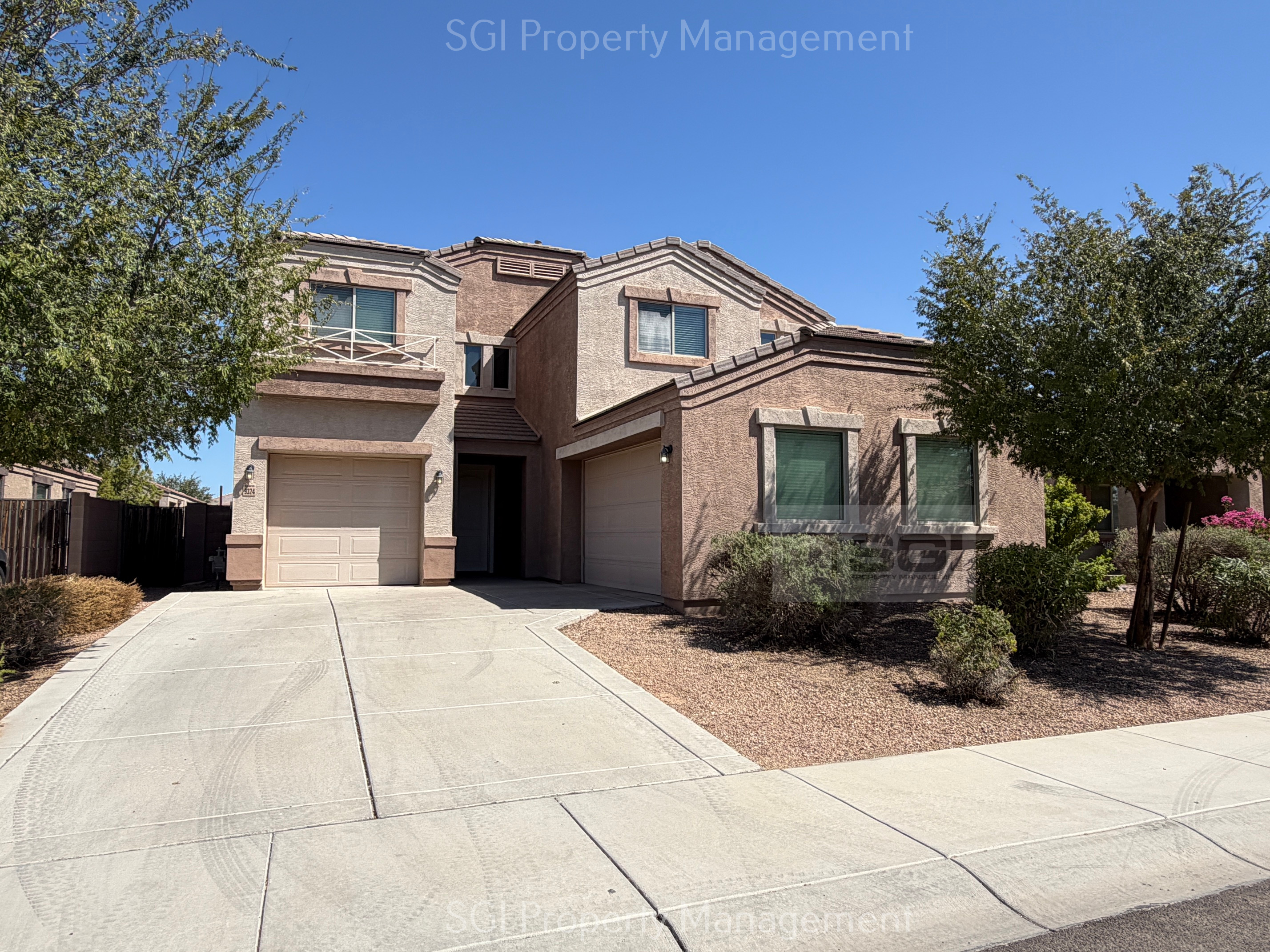 Glendale House: 9324 W Windsor Blvd