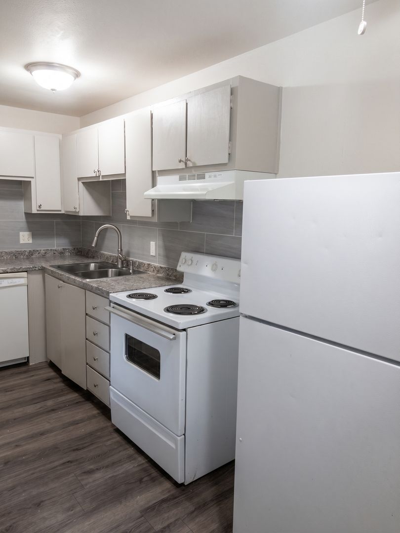Colorado Springs Apartment: 1429 Potter Dr