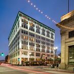 Los Angeles Apartment: 400 S Main St