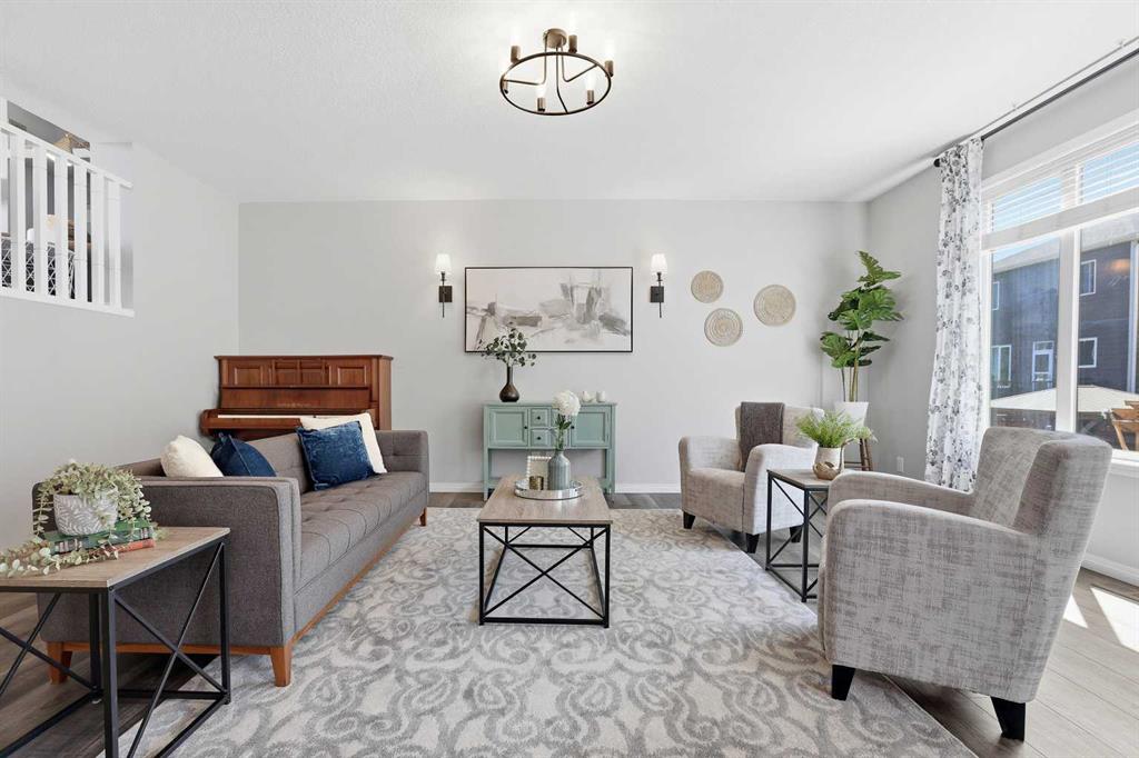 Calgary House: 25 Yorkville Green SW