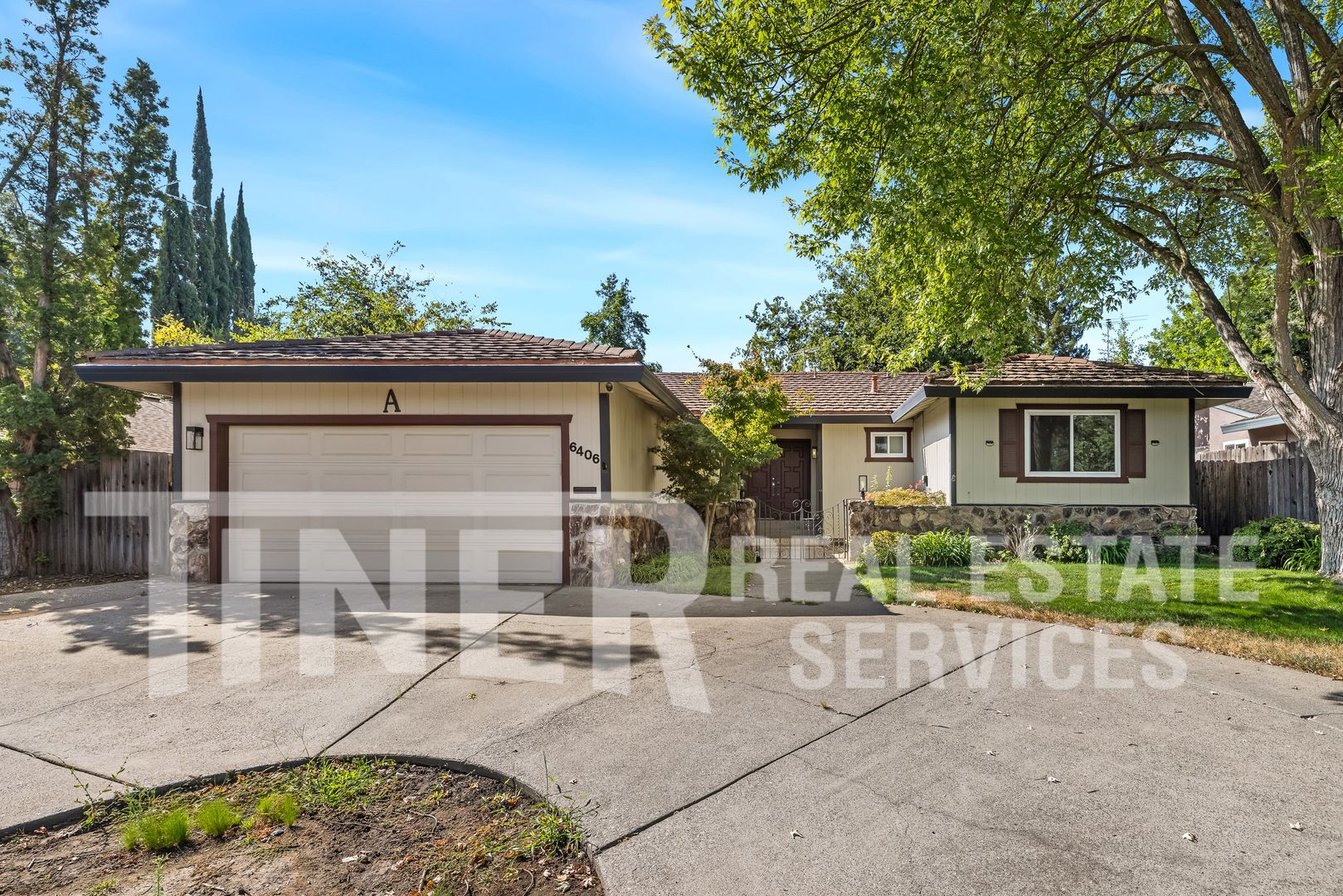 Carmichael House: 6406 Winding Way
