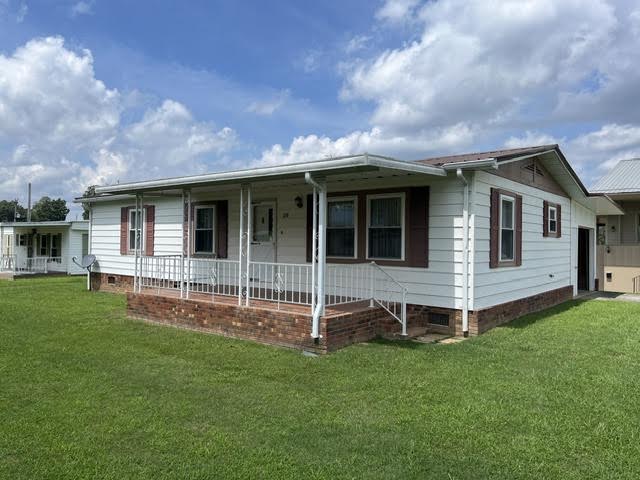 Hendersonville House: 39 Homestead Circle