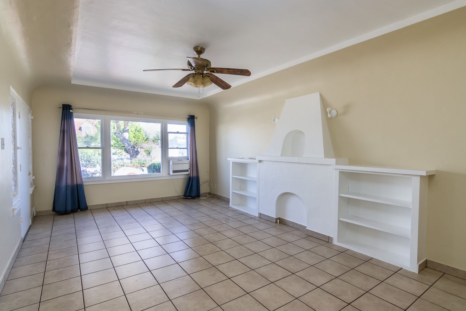 Huntington Park House: 5927 Corona Ave