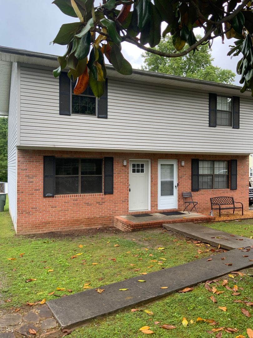 Chattanooga House: 5409 Jackson St