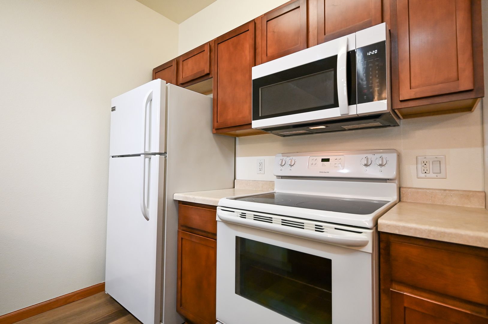 OREGON Apartment: 218 WOLFE St